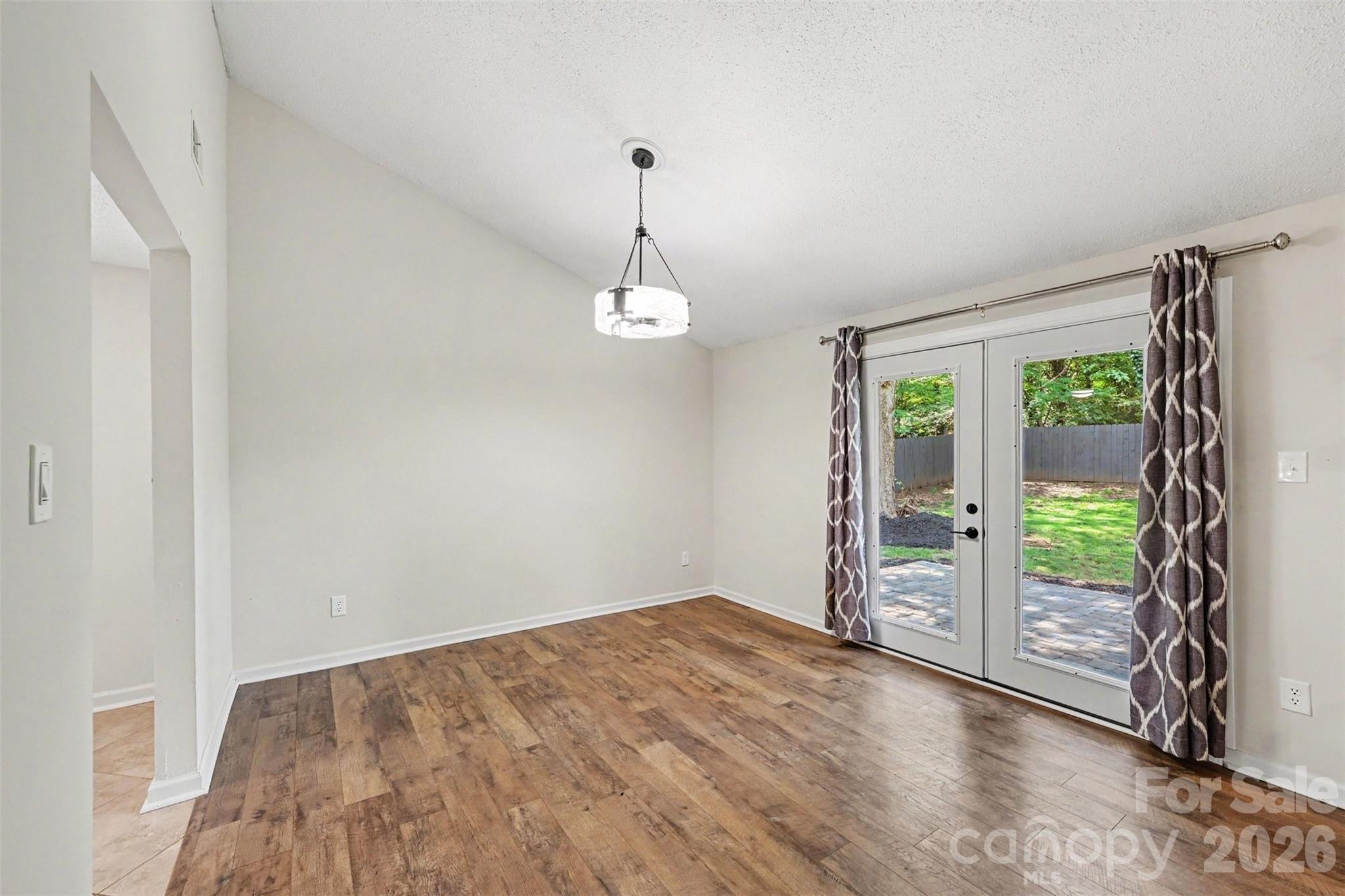 7319 Shadowlake Drive Property Photo 7
