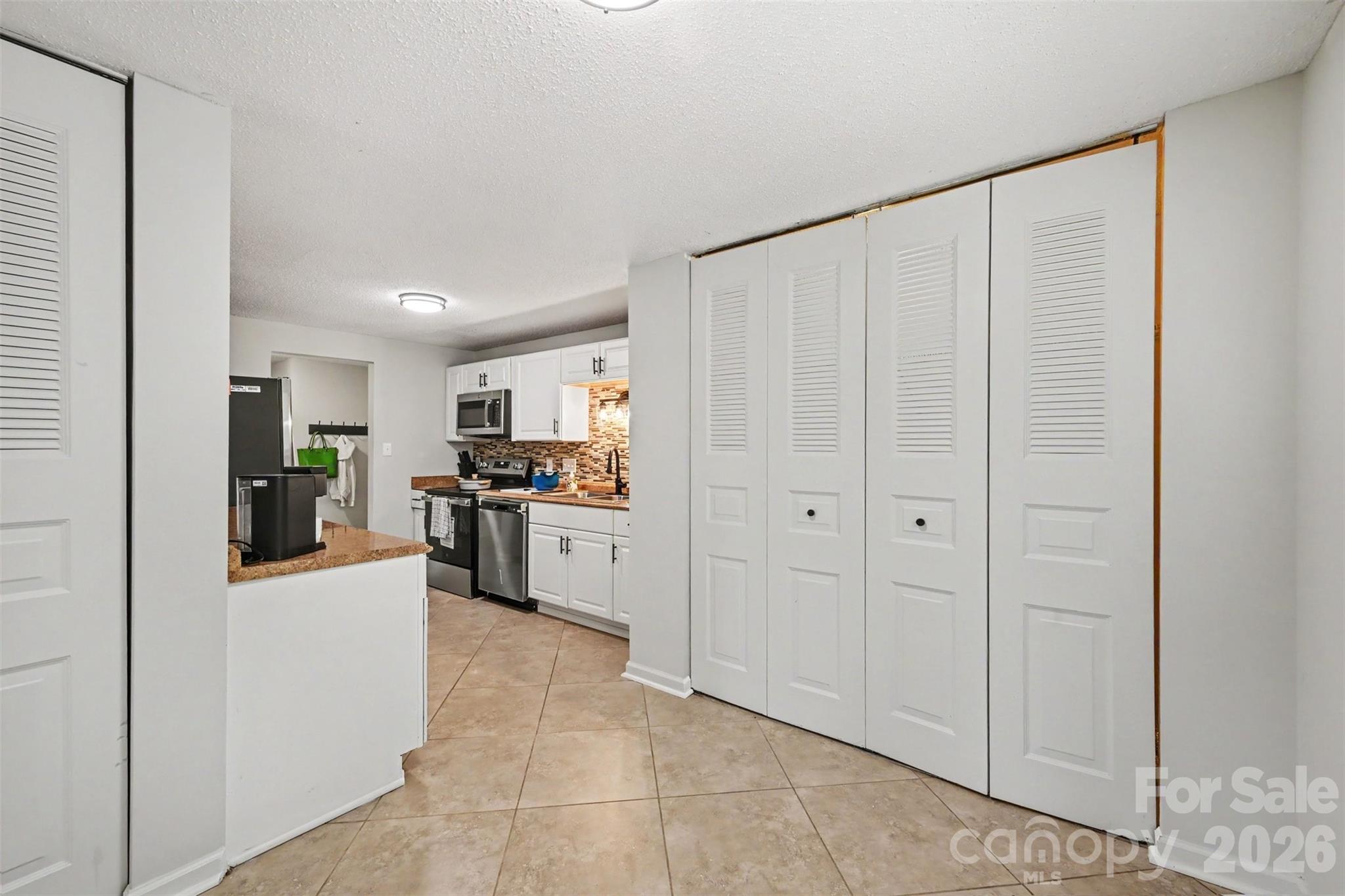 7319 Shadowlake Drive Property Photo 8