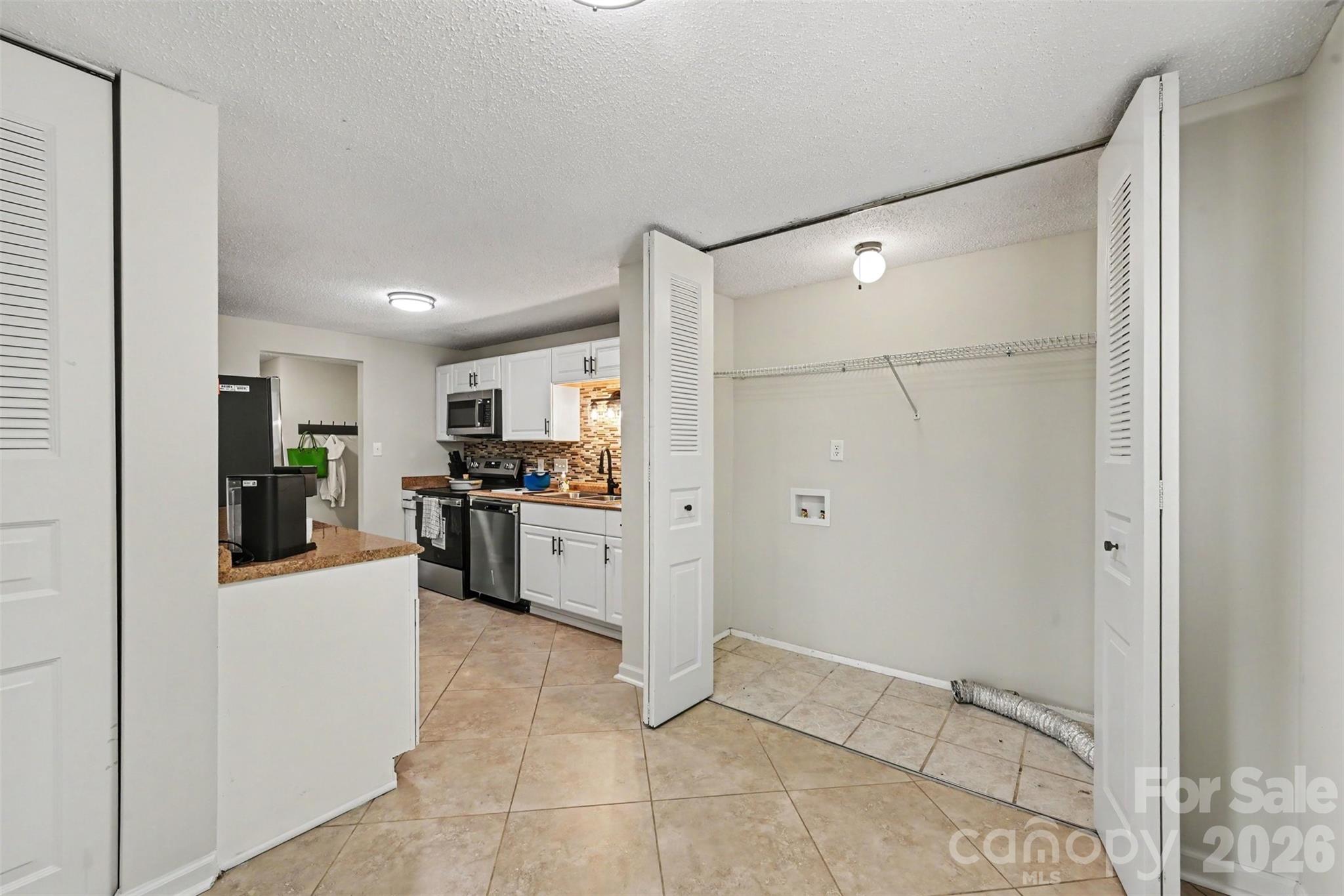 7319 Shadowlake Drive Property Photo 9