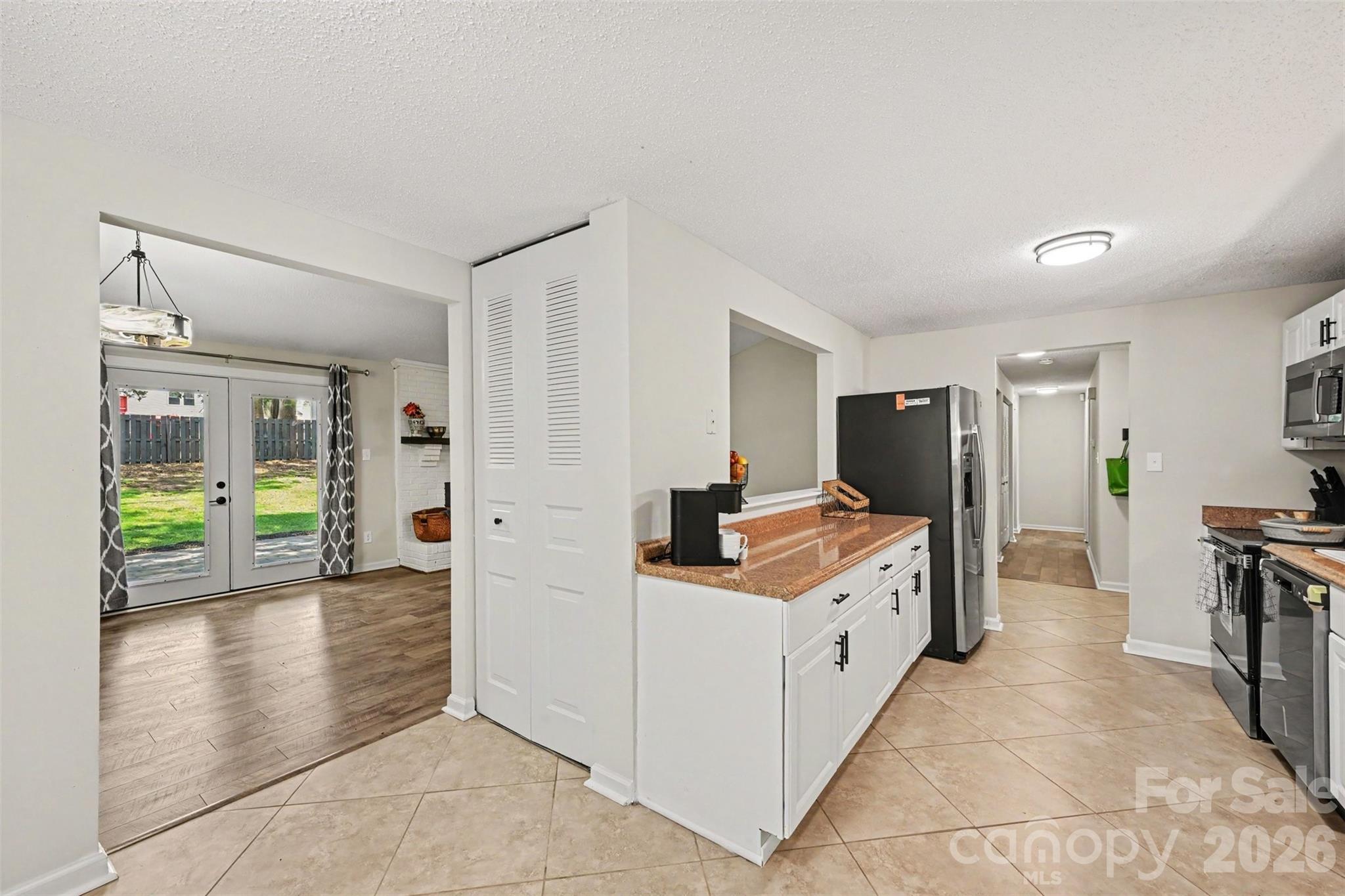 7319 Shadowlake Drive Property Photo 11