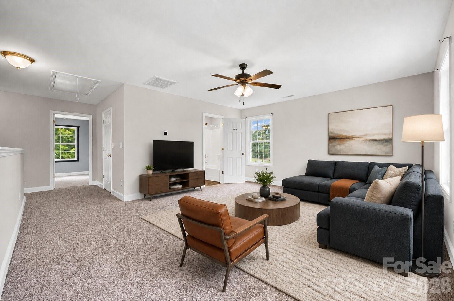 6211 Griffith Road Property Photo 4