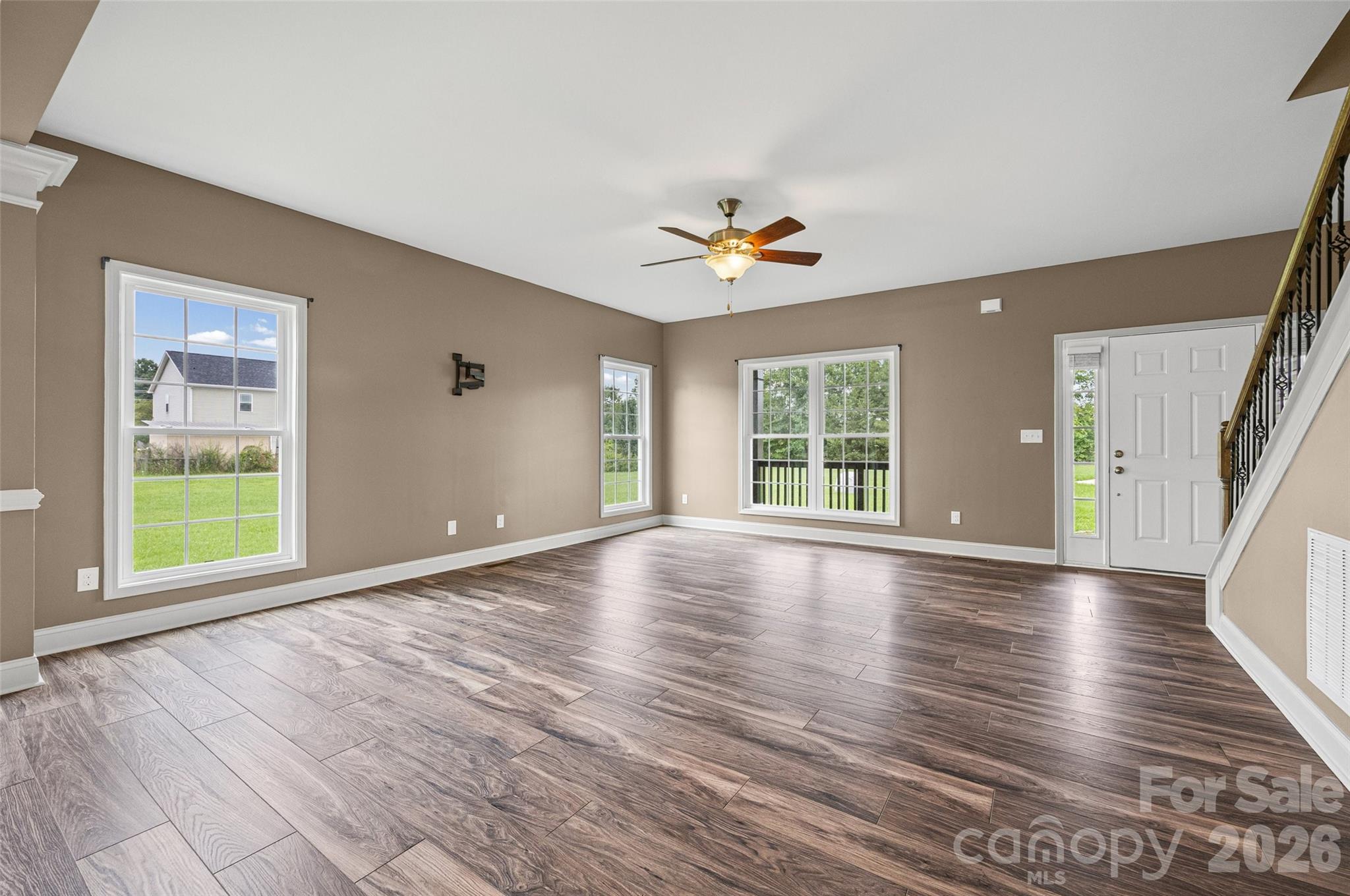6211 Griffith Road Property Photo 21