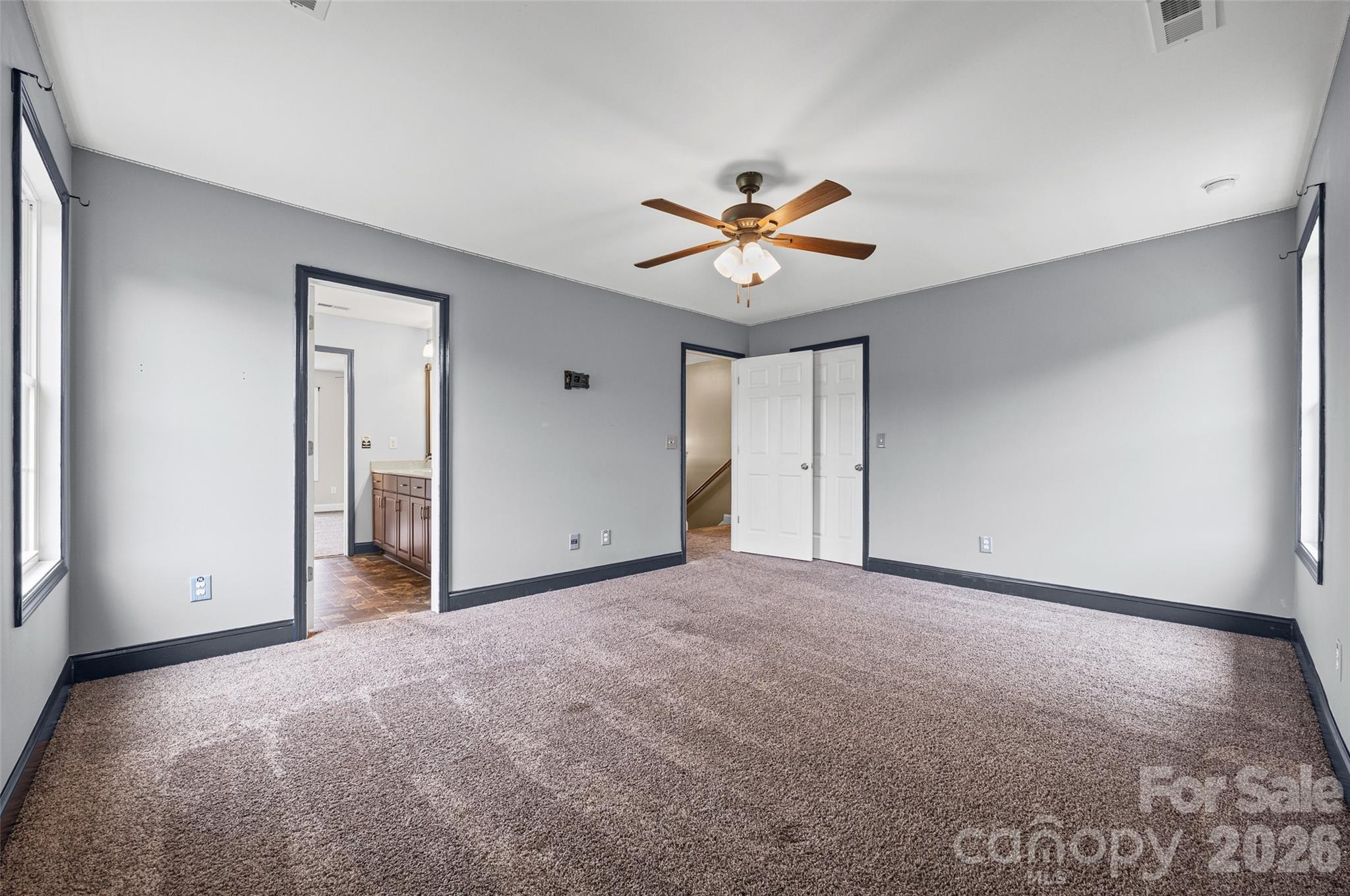 6211 Griffith Road Property Photo 25
