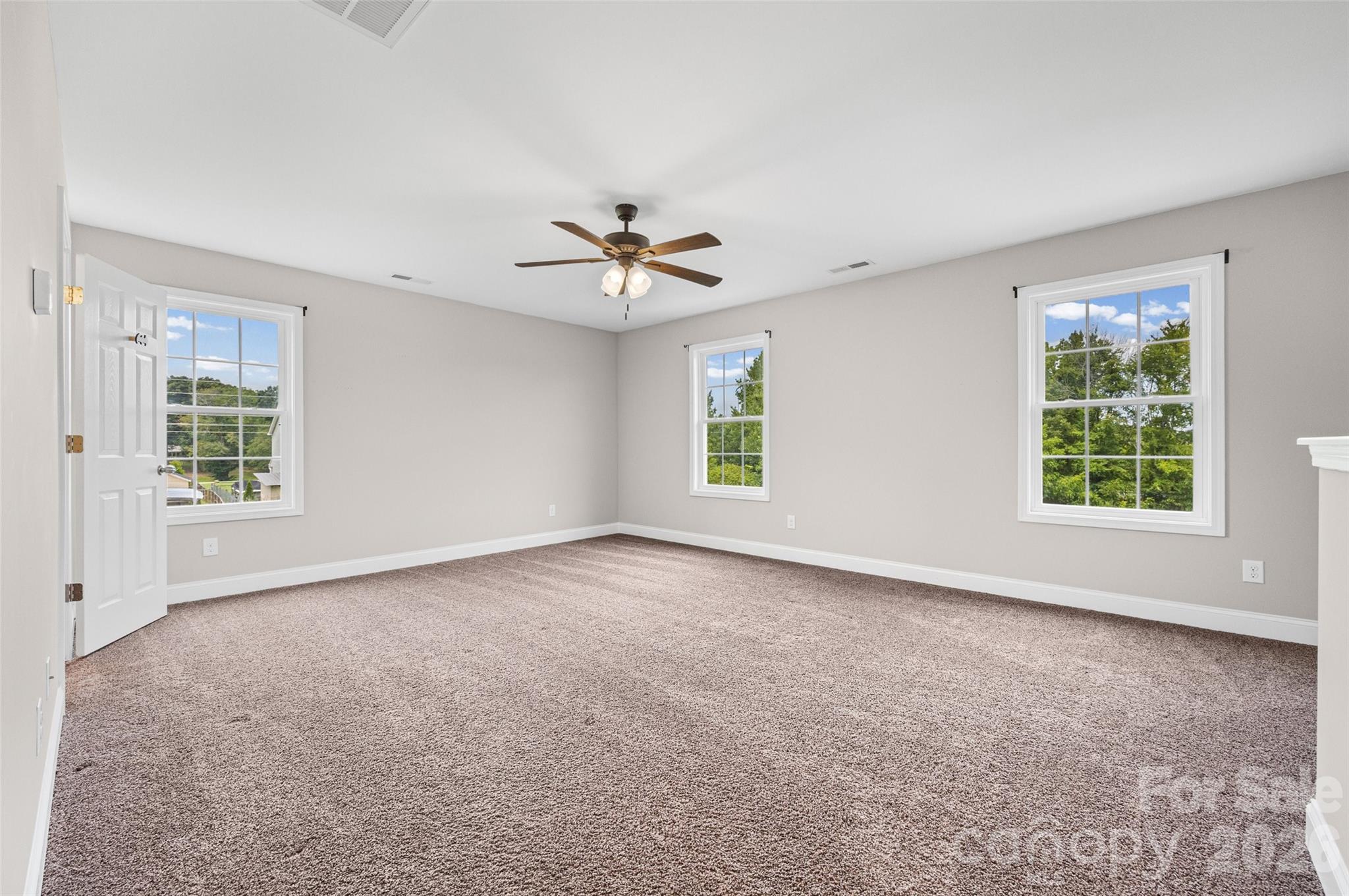 6211 Griffith Road Property Photo 30