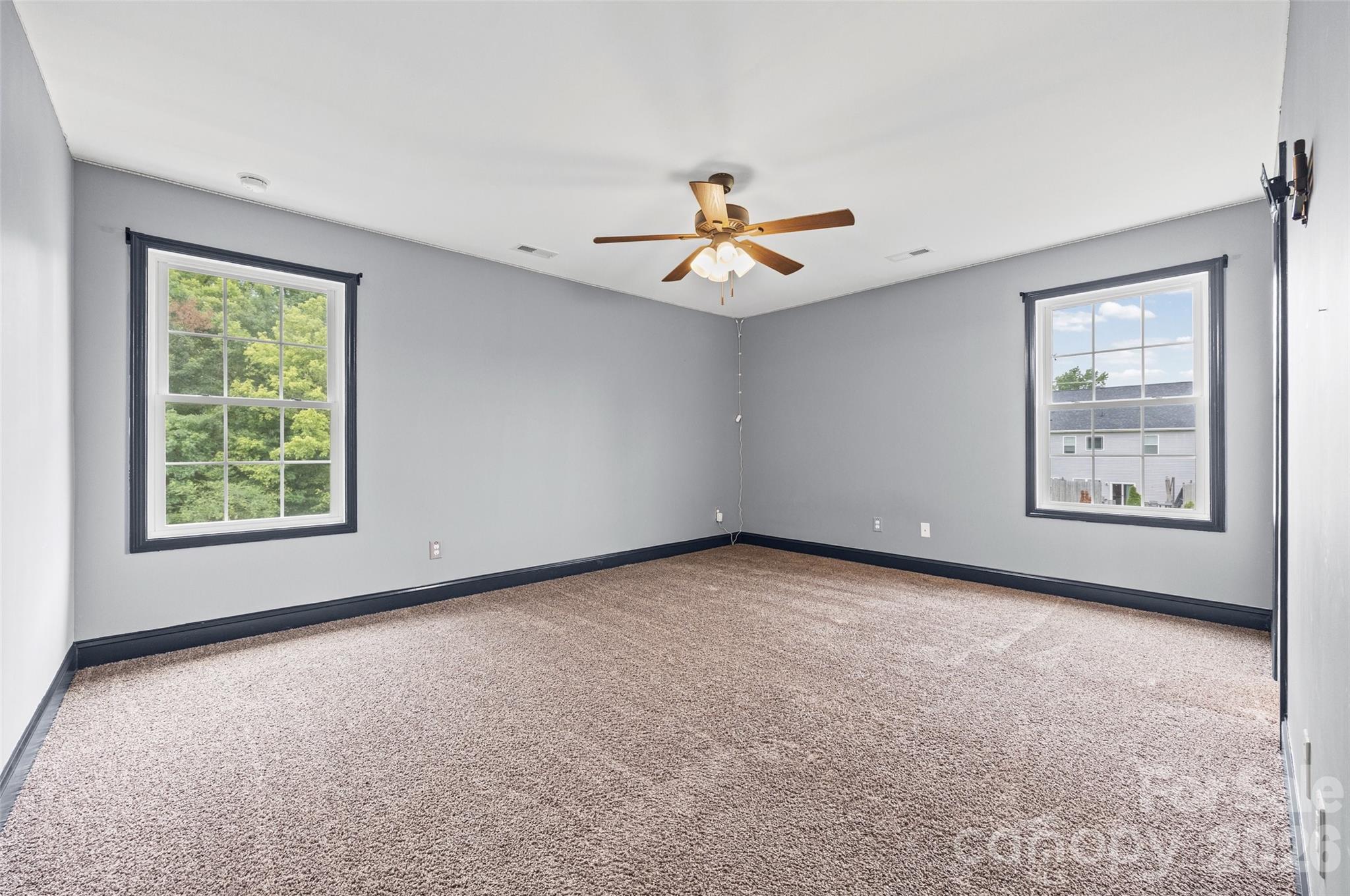 6211 Griffith Road Property Photo 30
