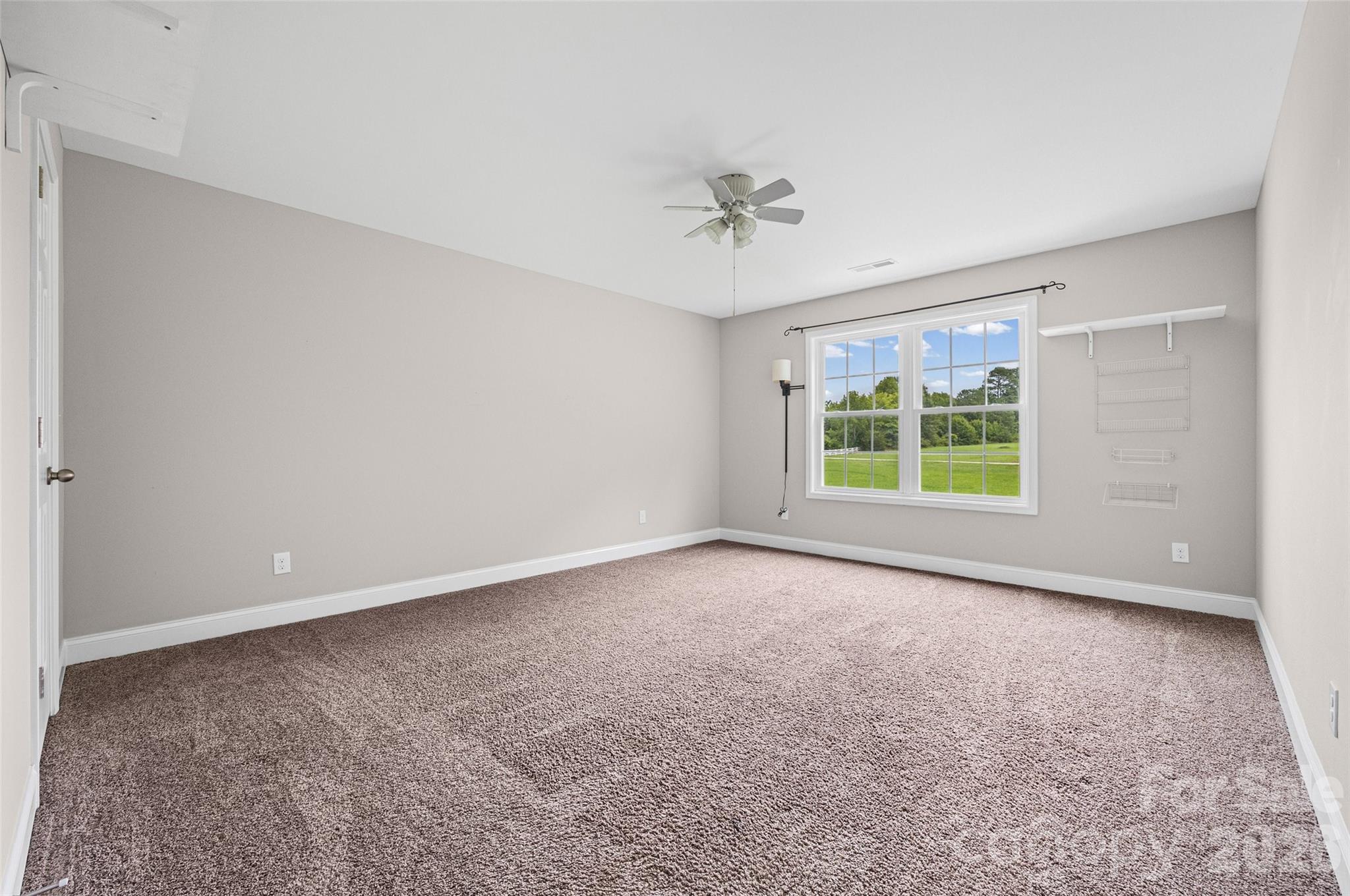 6211 Griffith Road Property Photo 31