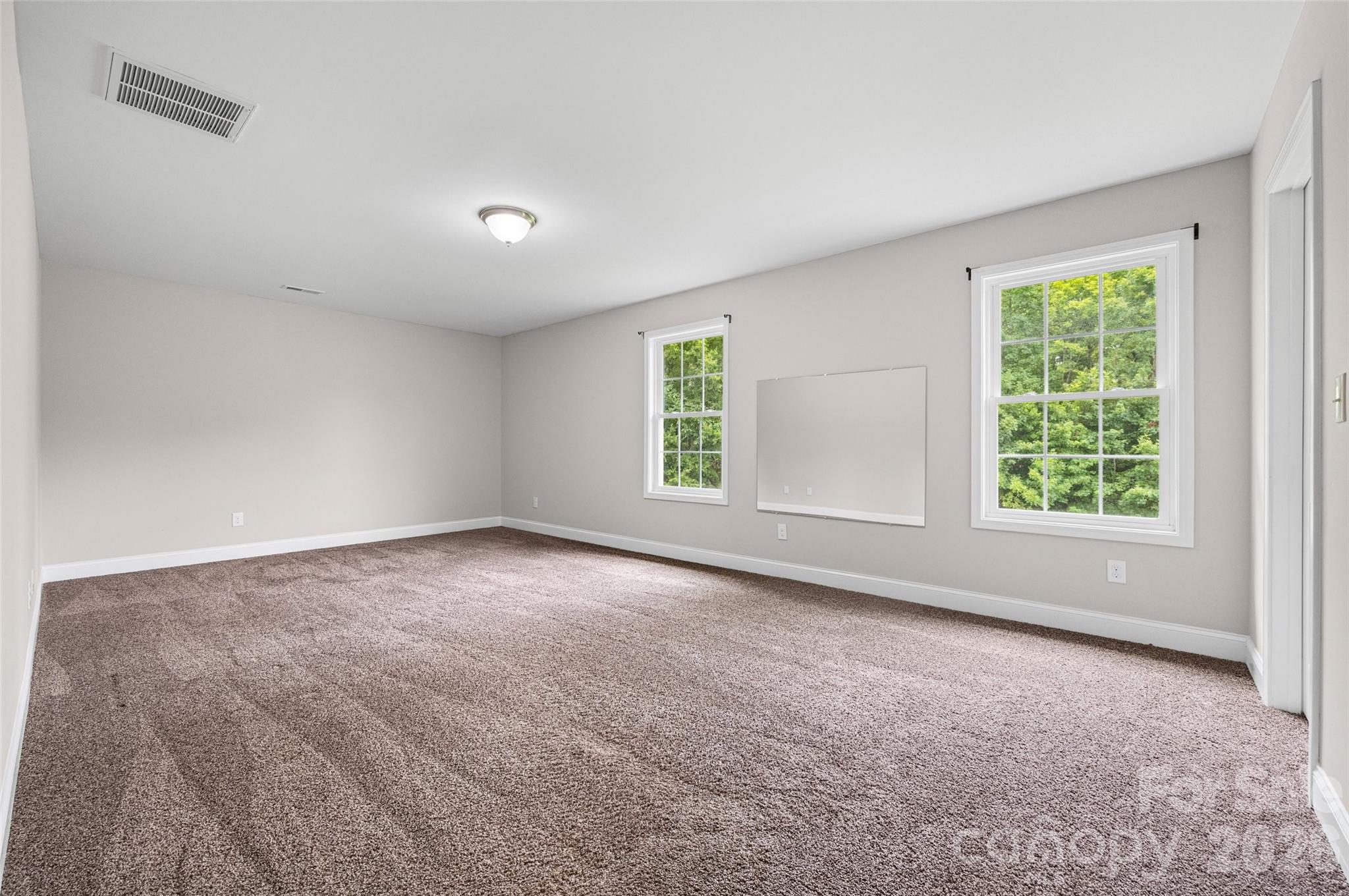 6211 Griffith Road Property Photo 32