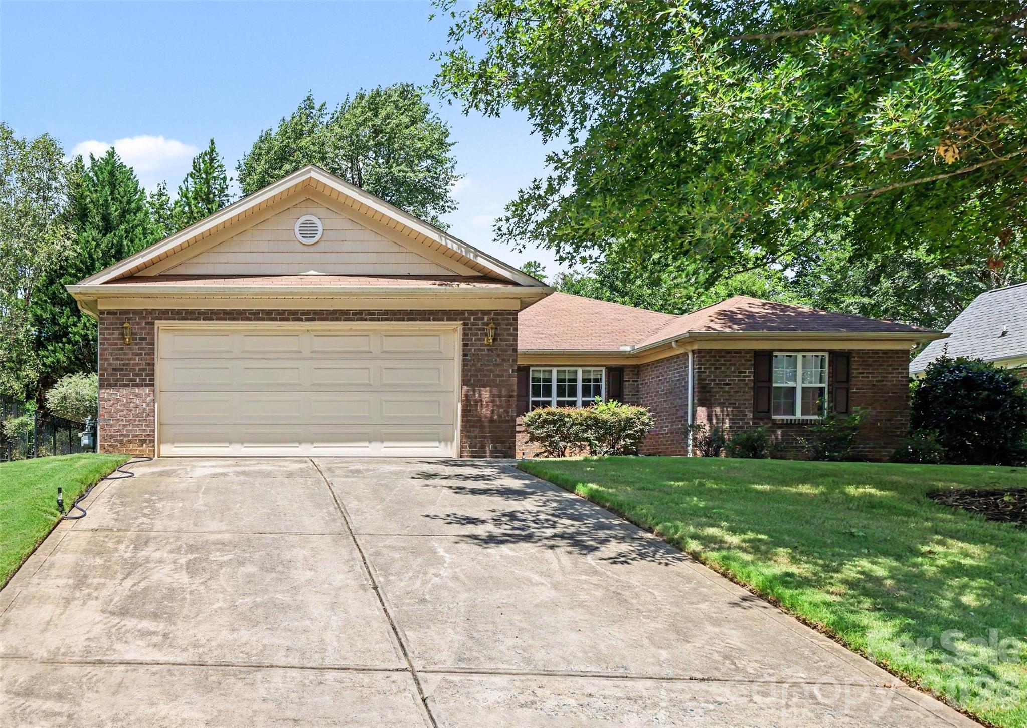 207 Edenshire Court Property Photo 1