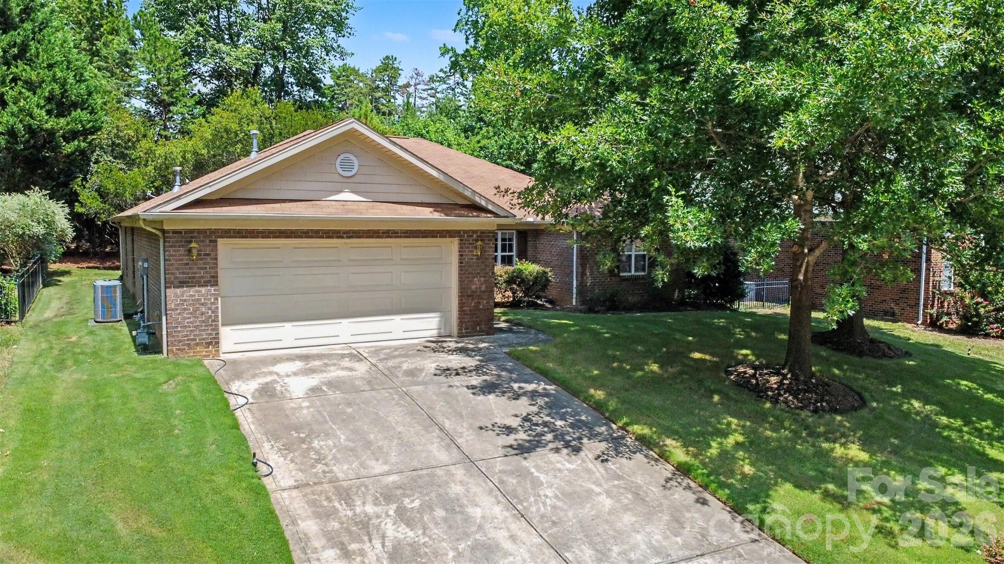 207 Edenshire Court Property Photo 2