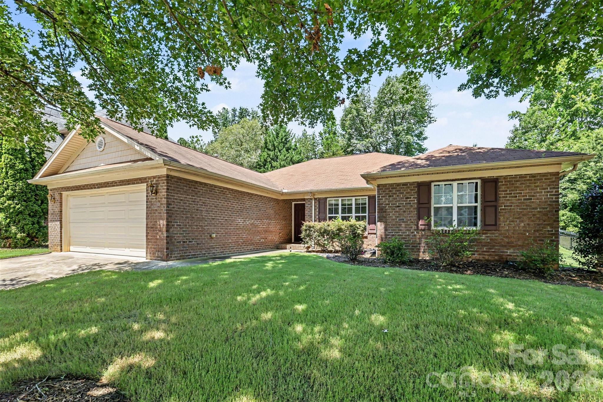 207 Edenshire Court Property Photo 3