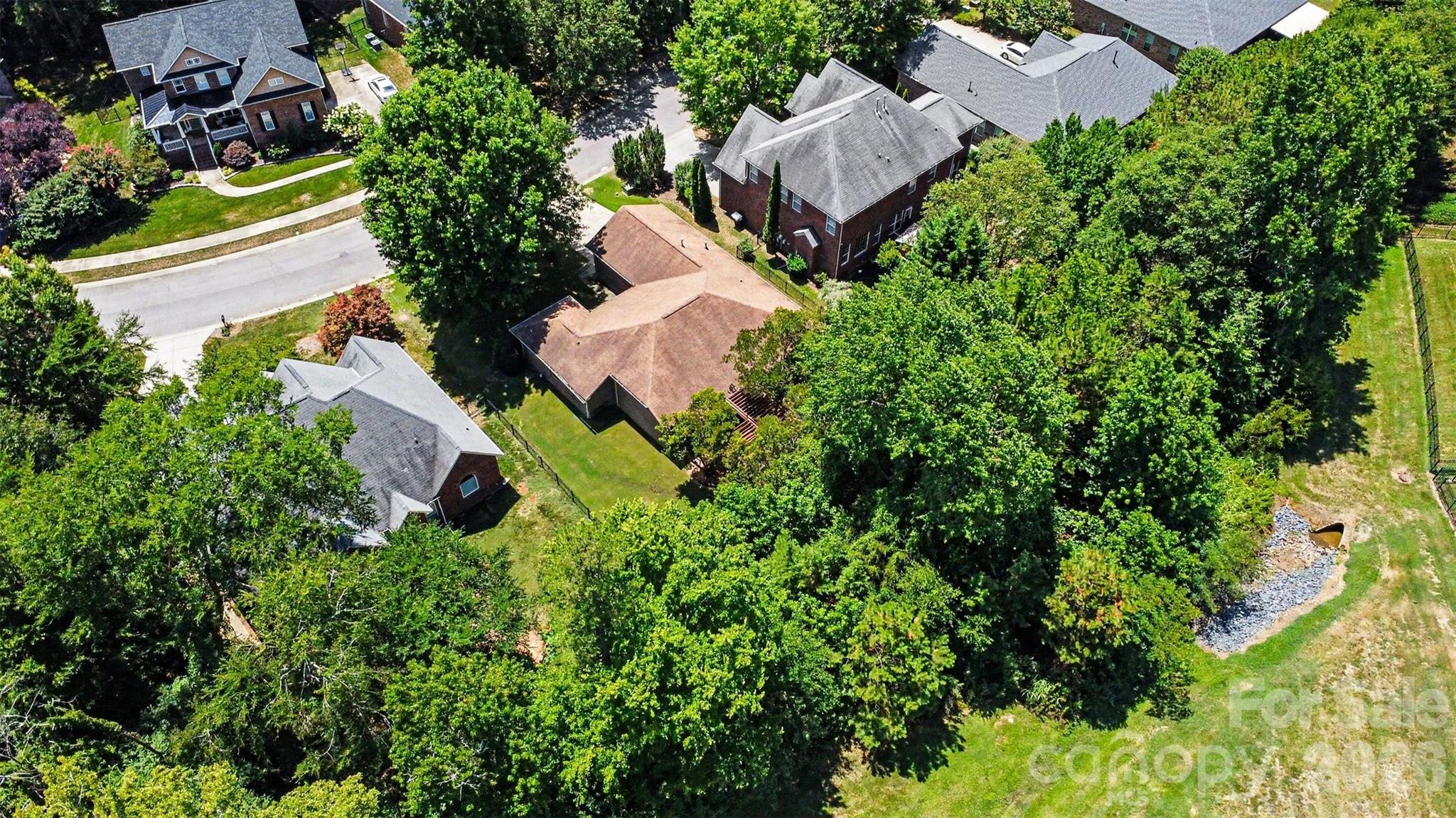 207 Edenshire Court Property Photo 45