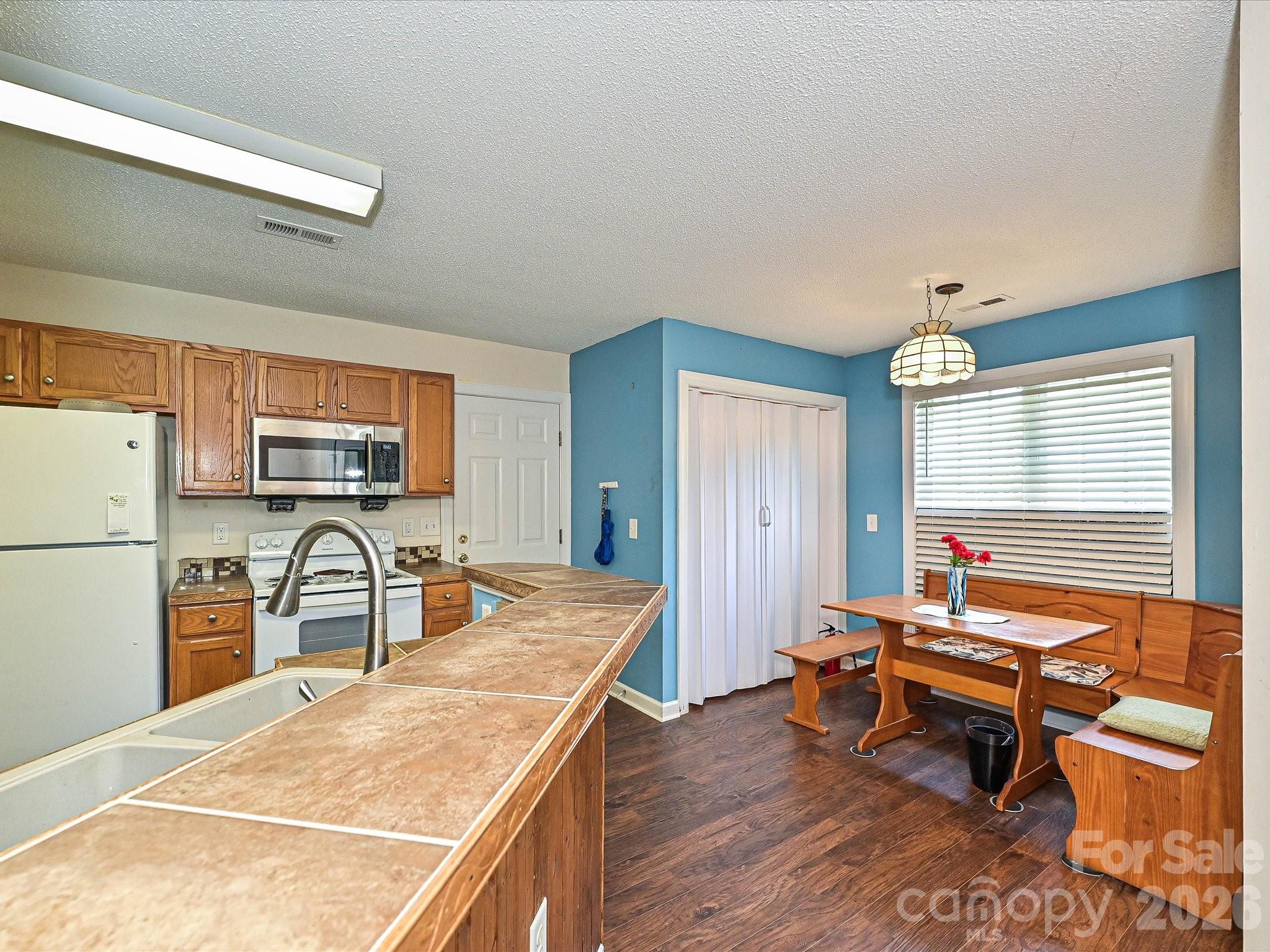 2814 Rosemeade Drive Property Photo 7