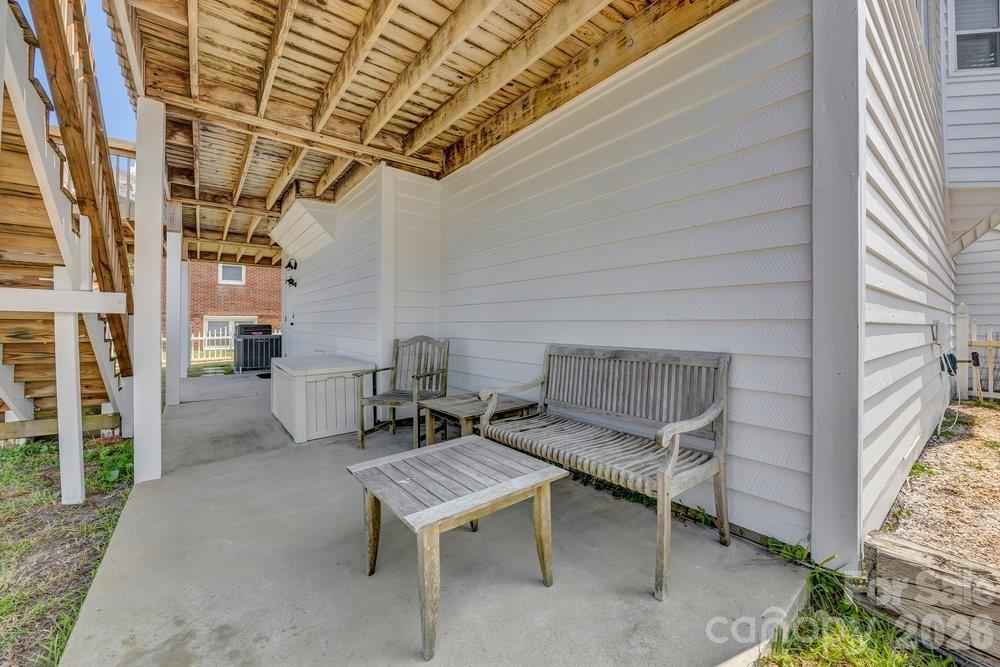203 Norton Street Property Photo 34