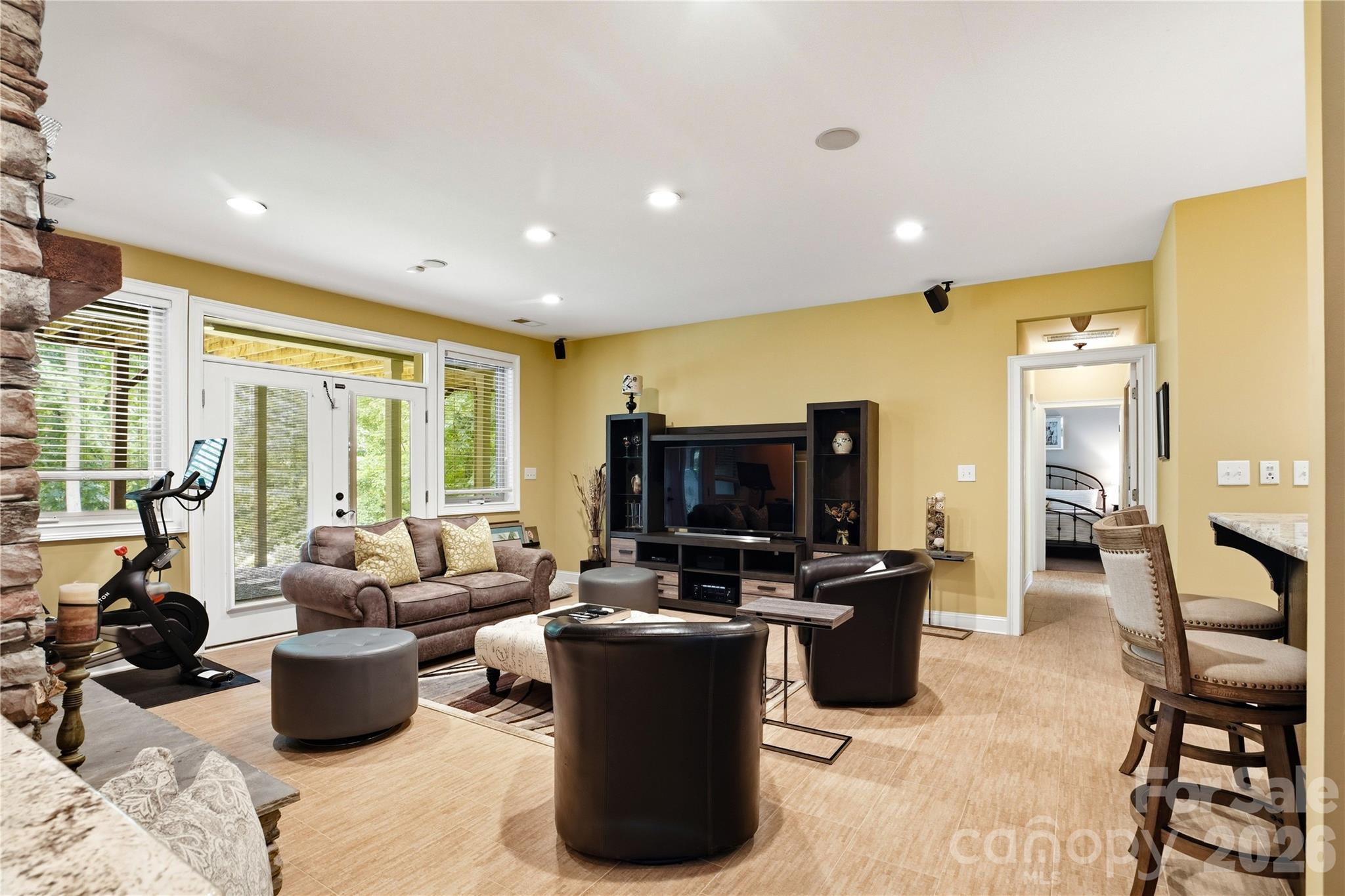 291 Patternote Road Property Photo 30