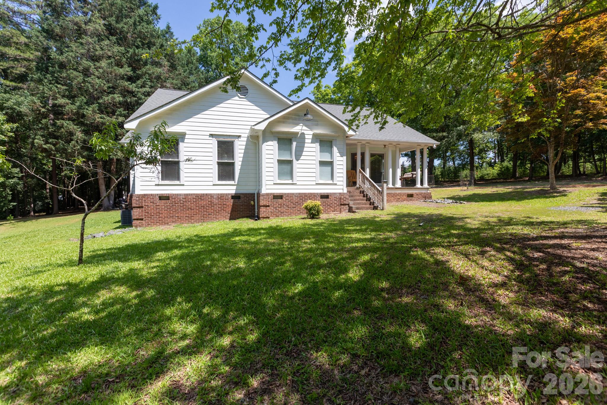 15224 Thomas Road Property Photo 1