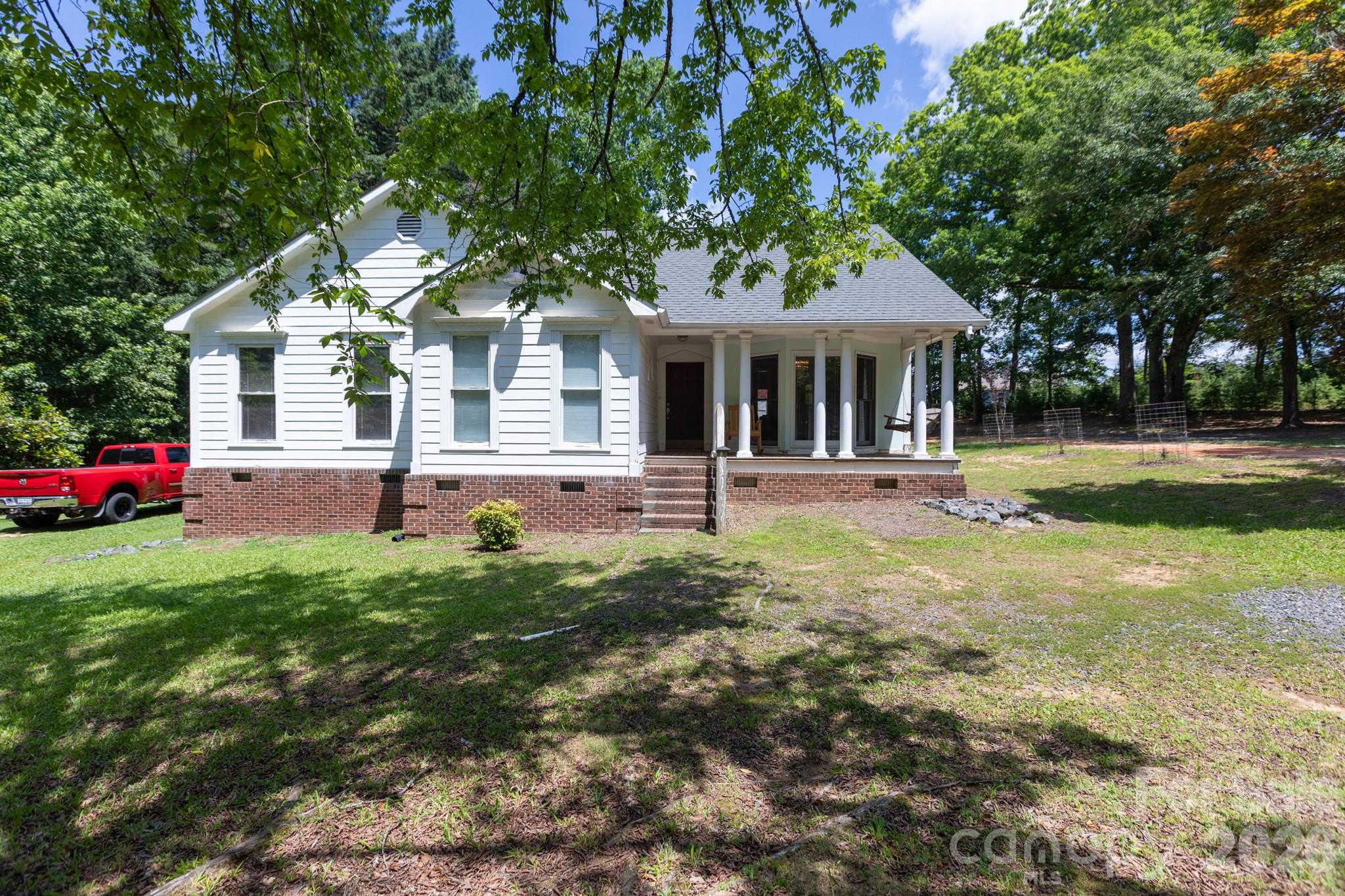 15224 Thomas Road Property Photo 2