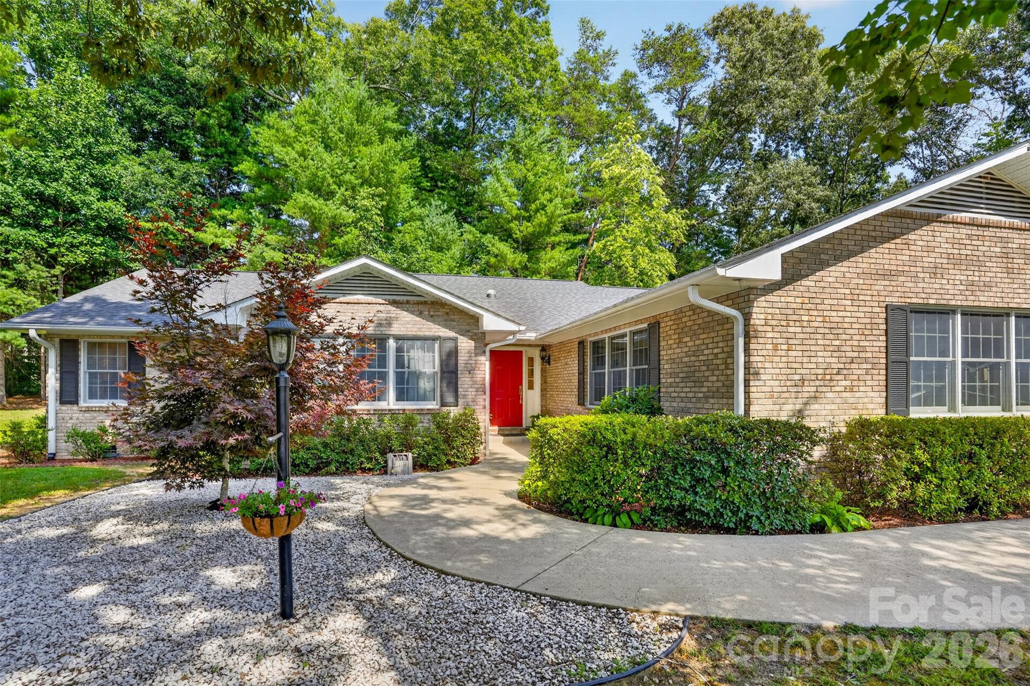 227 Sean Way Property Photo 2