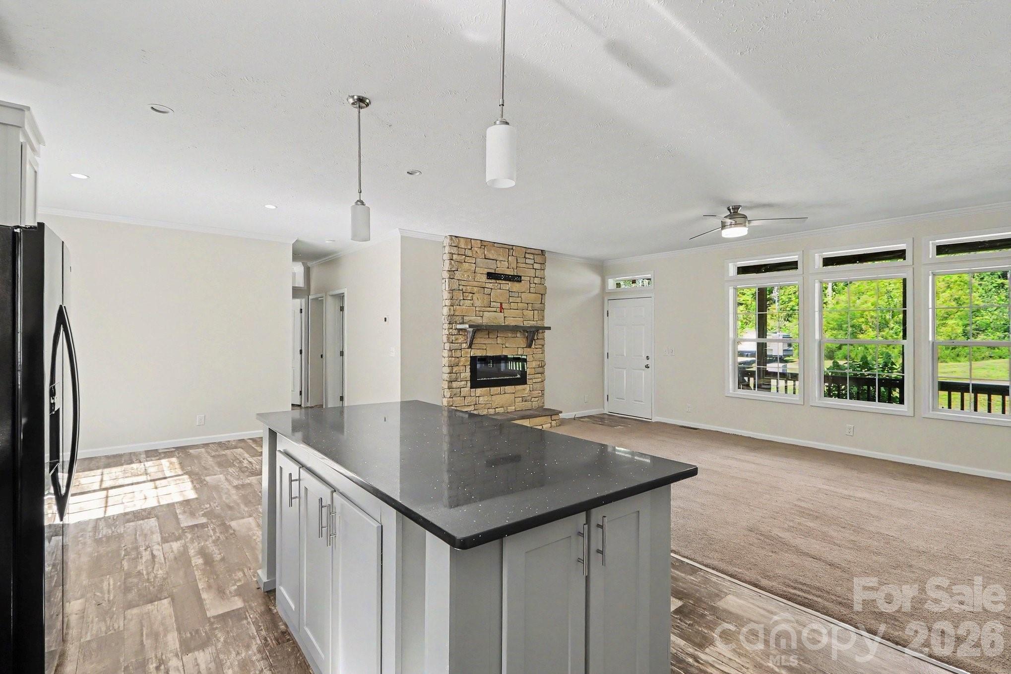 806 New Castle Court Property Photo 8