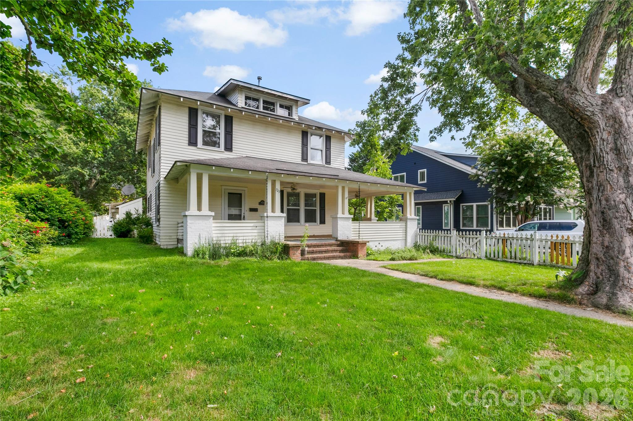 729 5th Avenue Property Photo 2