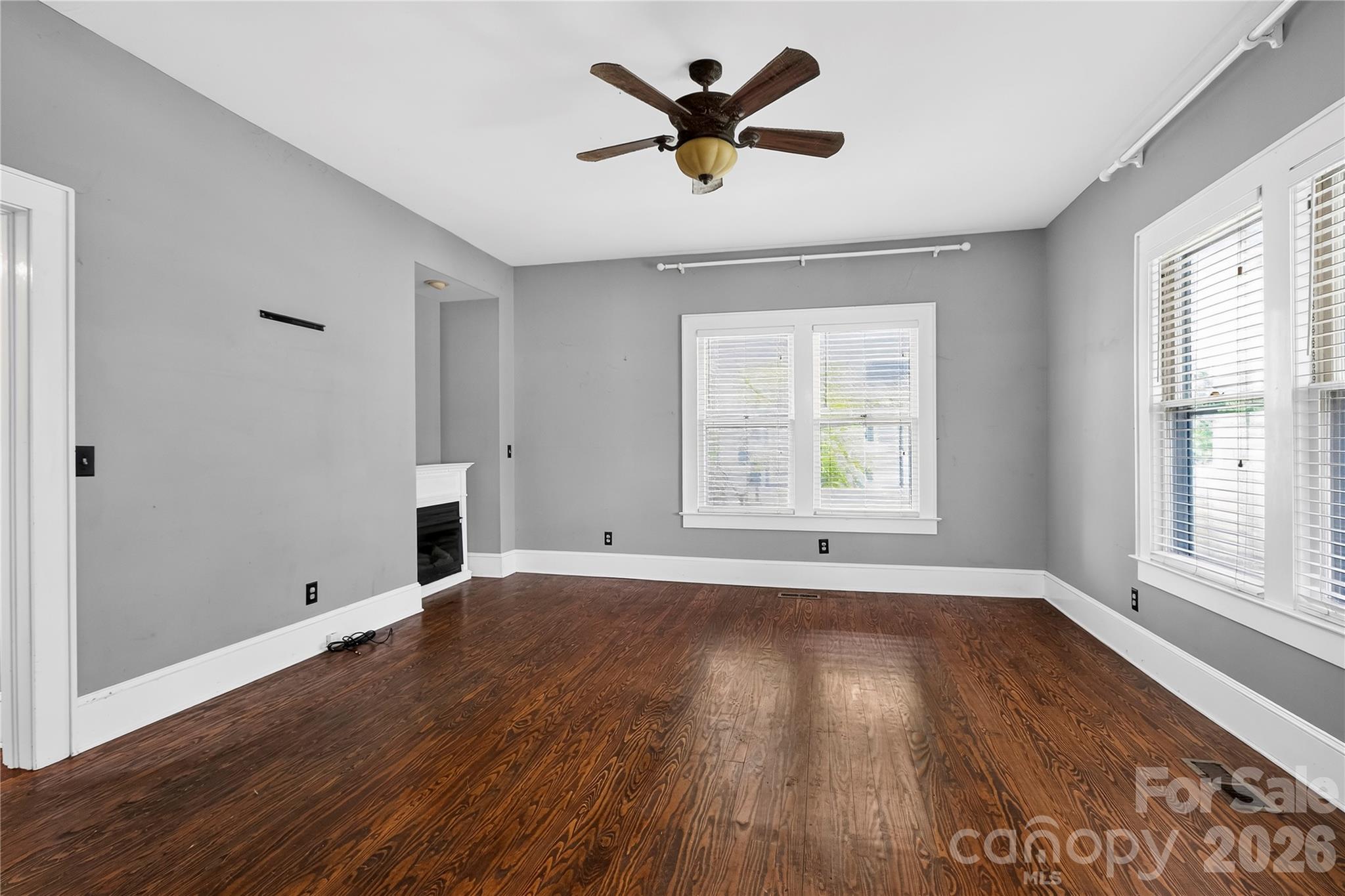 729 5th Avenue Property Photo 10