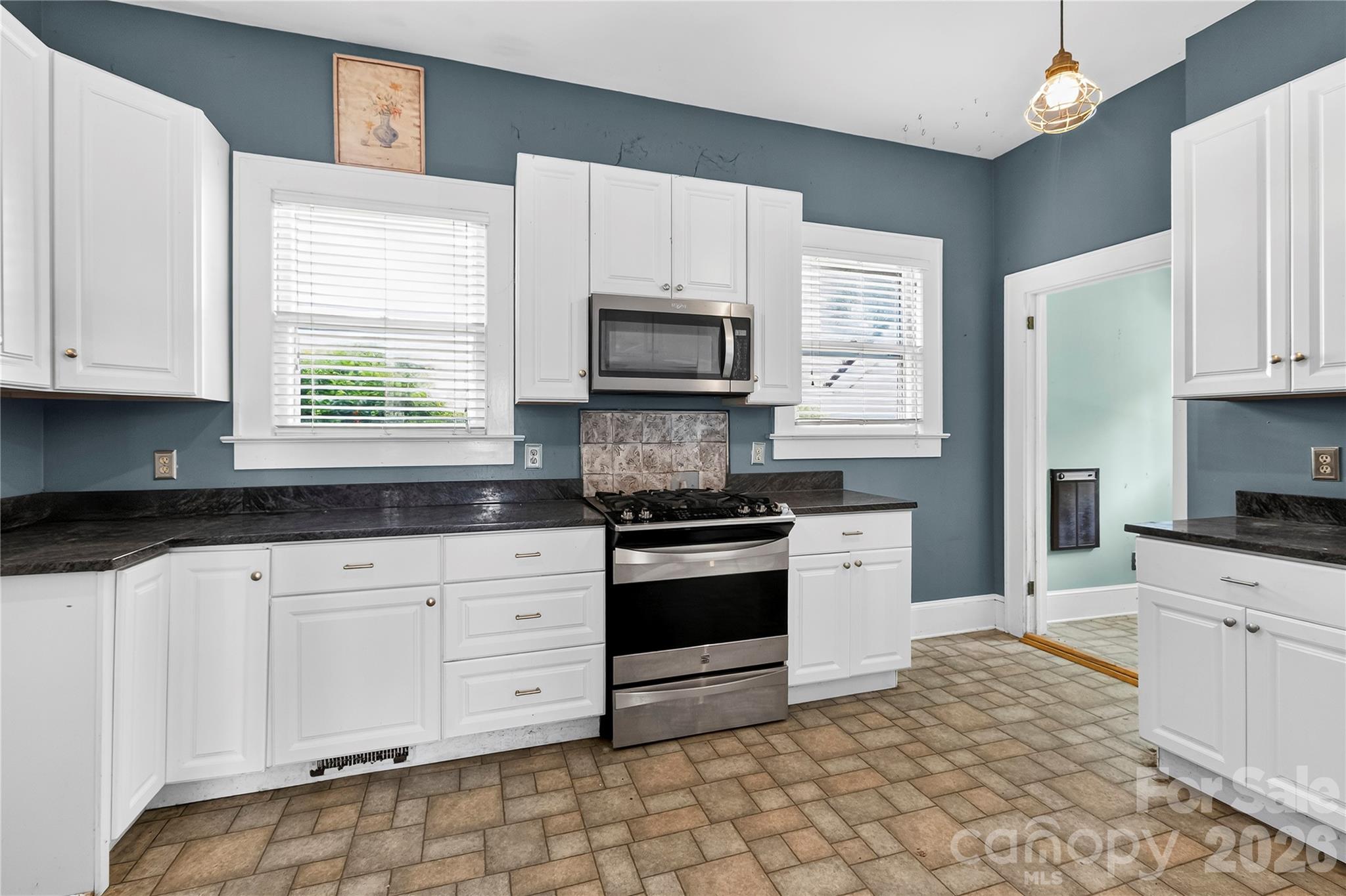 729 5th Avenue Property Photo 16