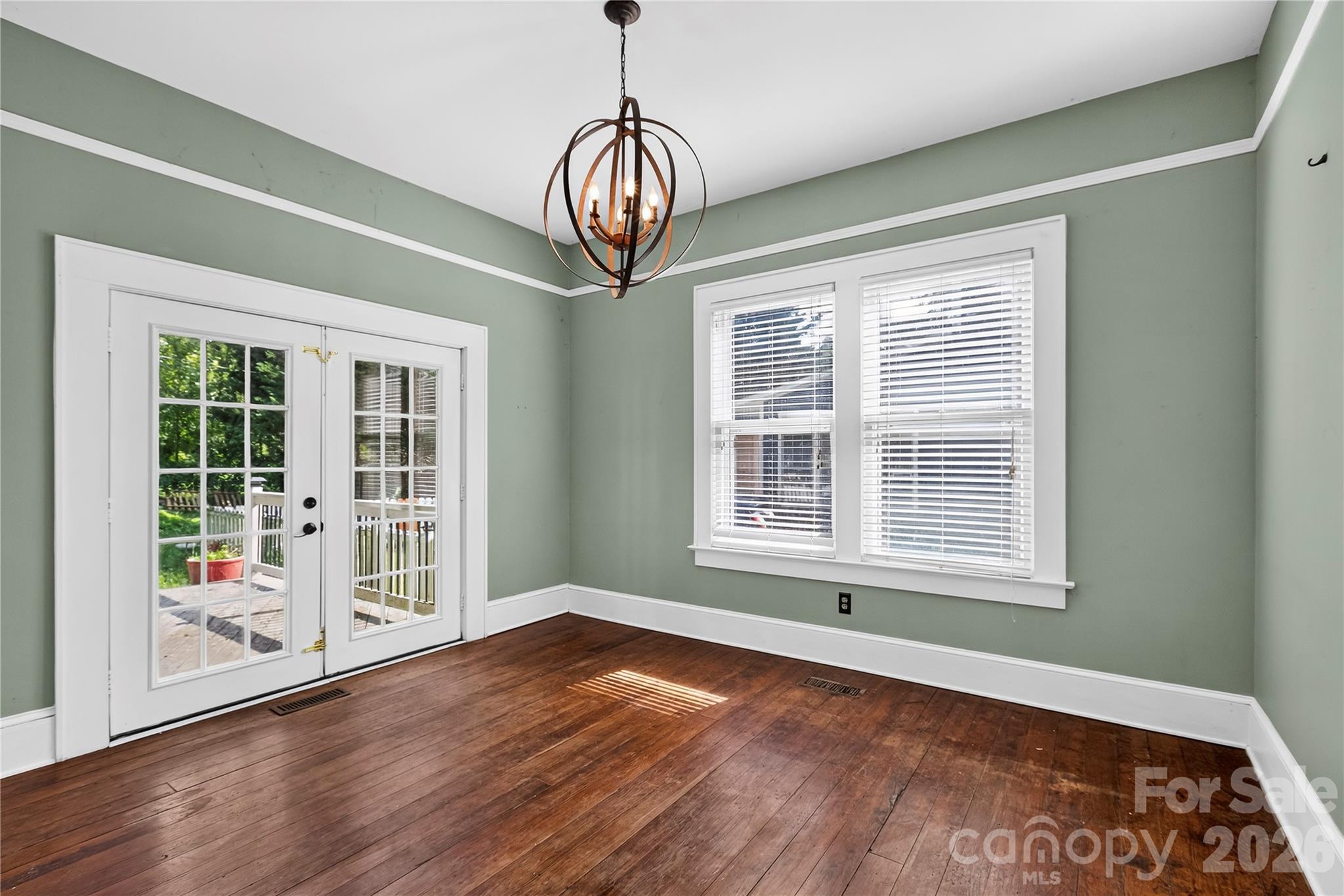 729 5th Avenue Property Photo 19