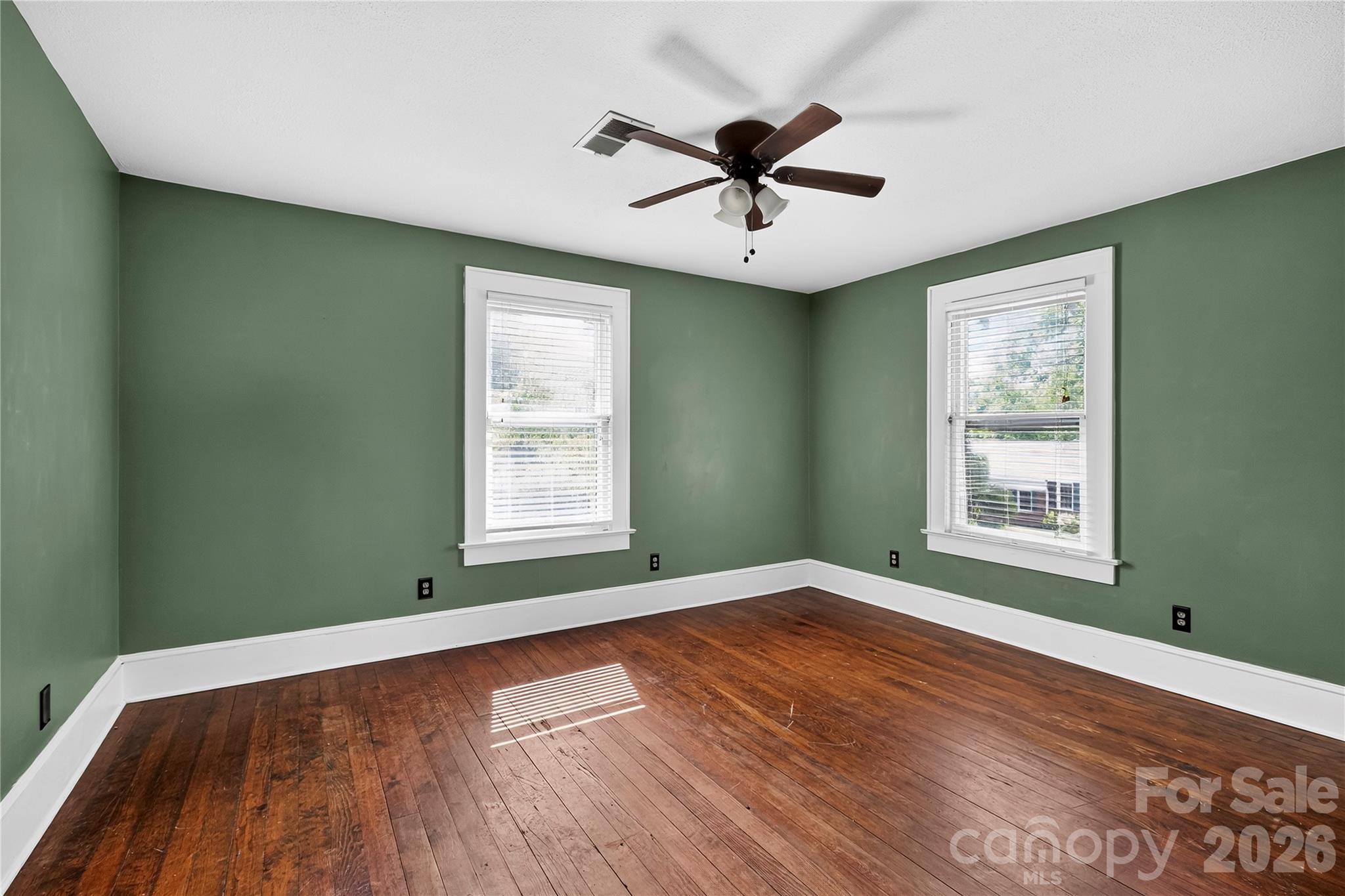 729 5th Avenue Property Photo 25