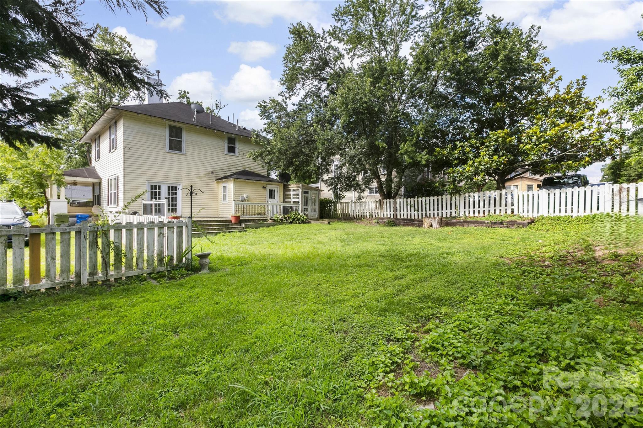 729 5th Avenue Property Photo 32