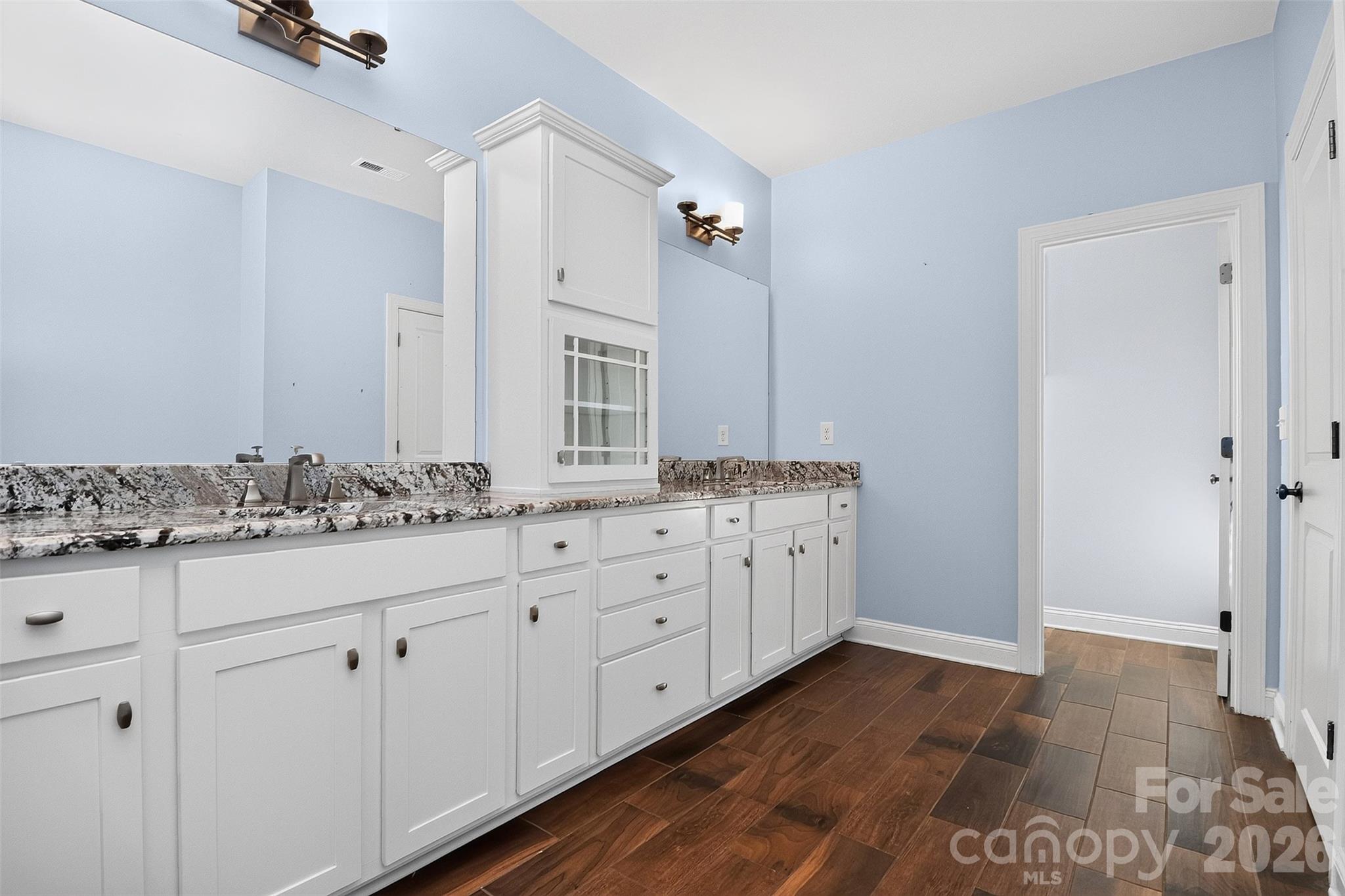 8910 Matthews Farm Lane Property Photo 23