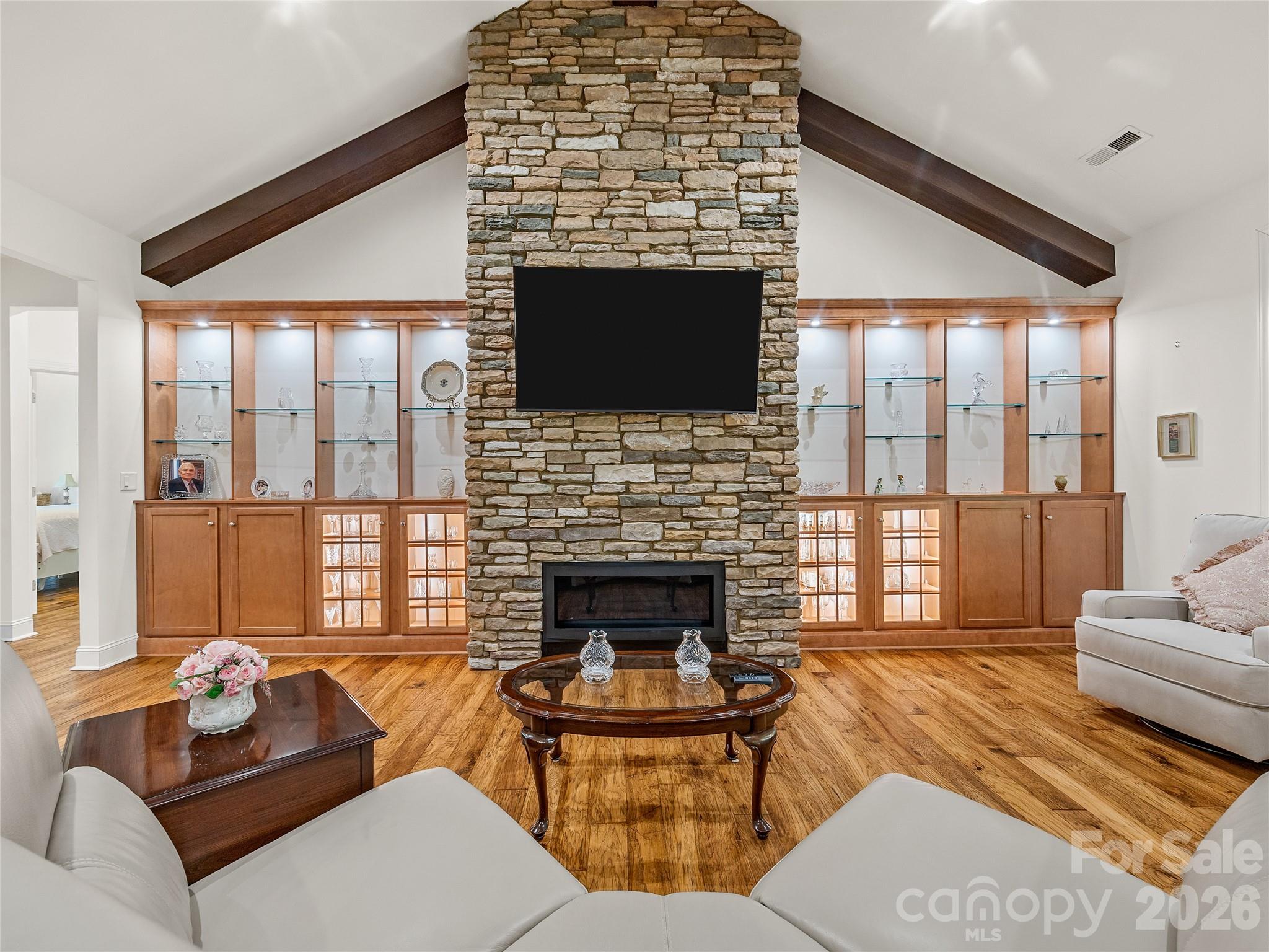 240 Persimmon Hill Drive Property Photo 8