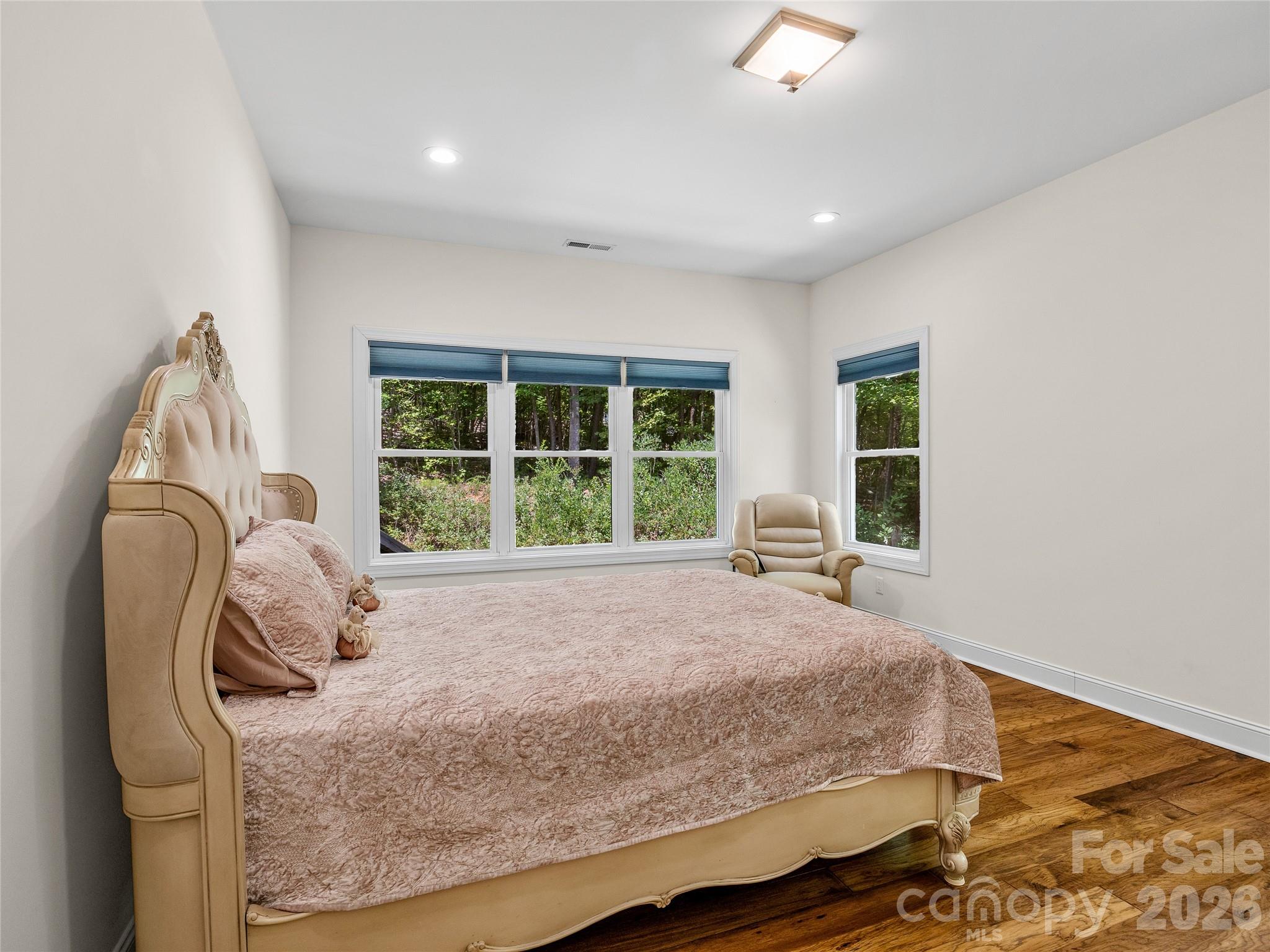 240 Persimmon Hill Drive Property Photo 26