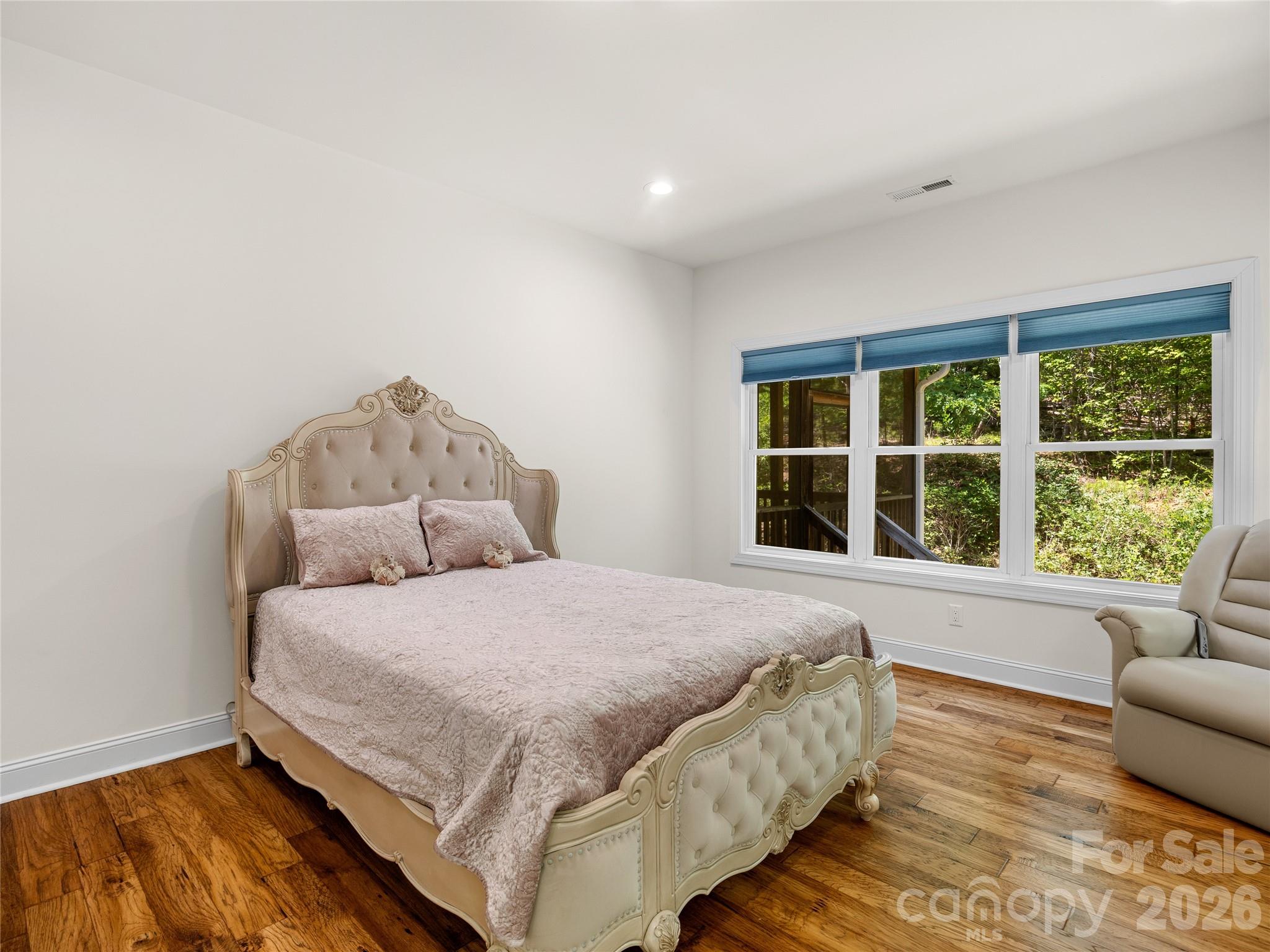 240 Persimmon Hill Drive Property Photo 27