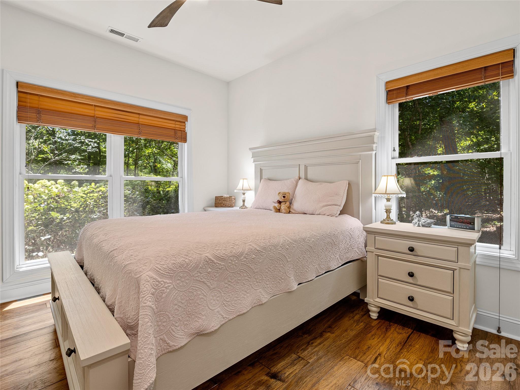 240 Persimmon Hill Drive Property Photo 31