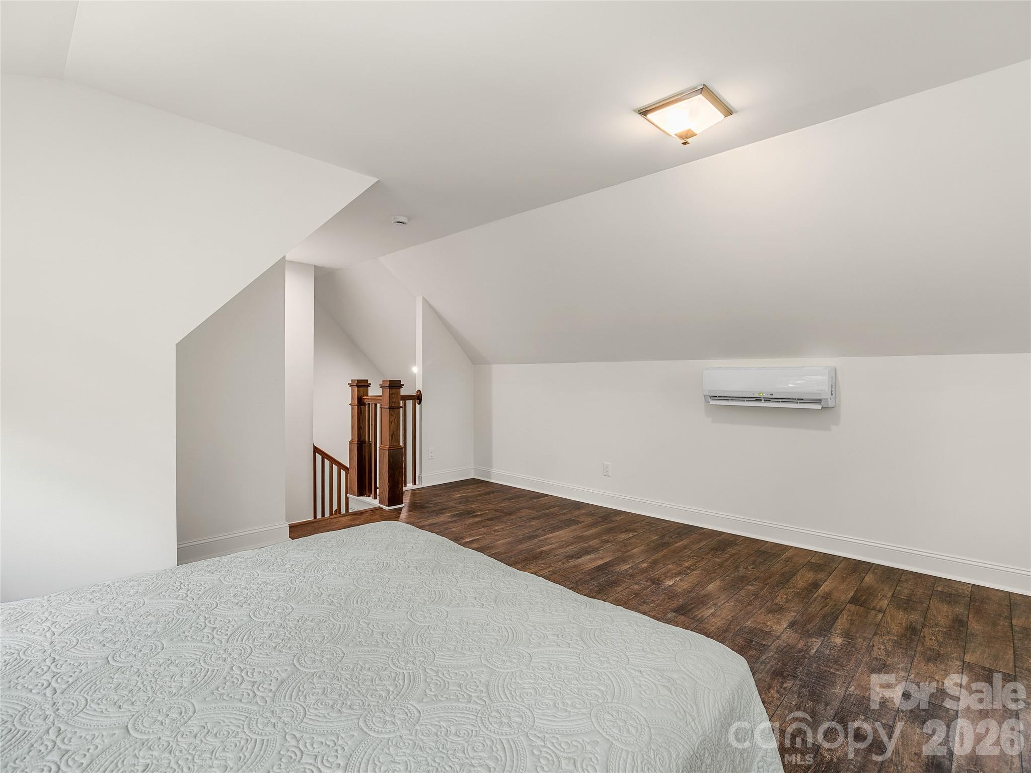 240 Persimmon Hill Drive Property Photo 38