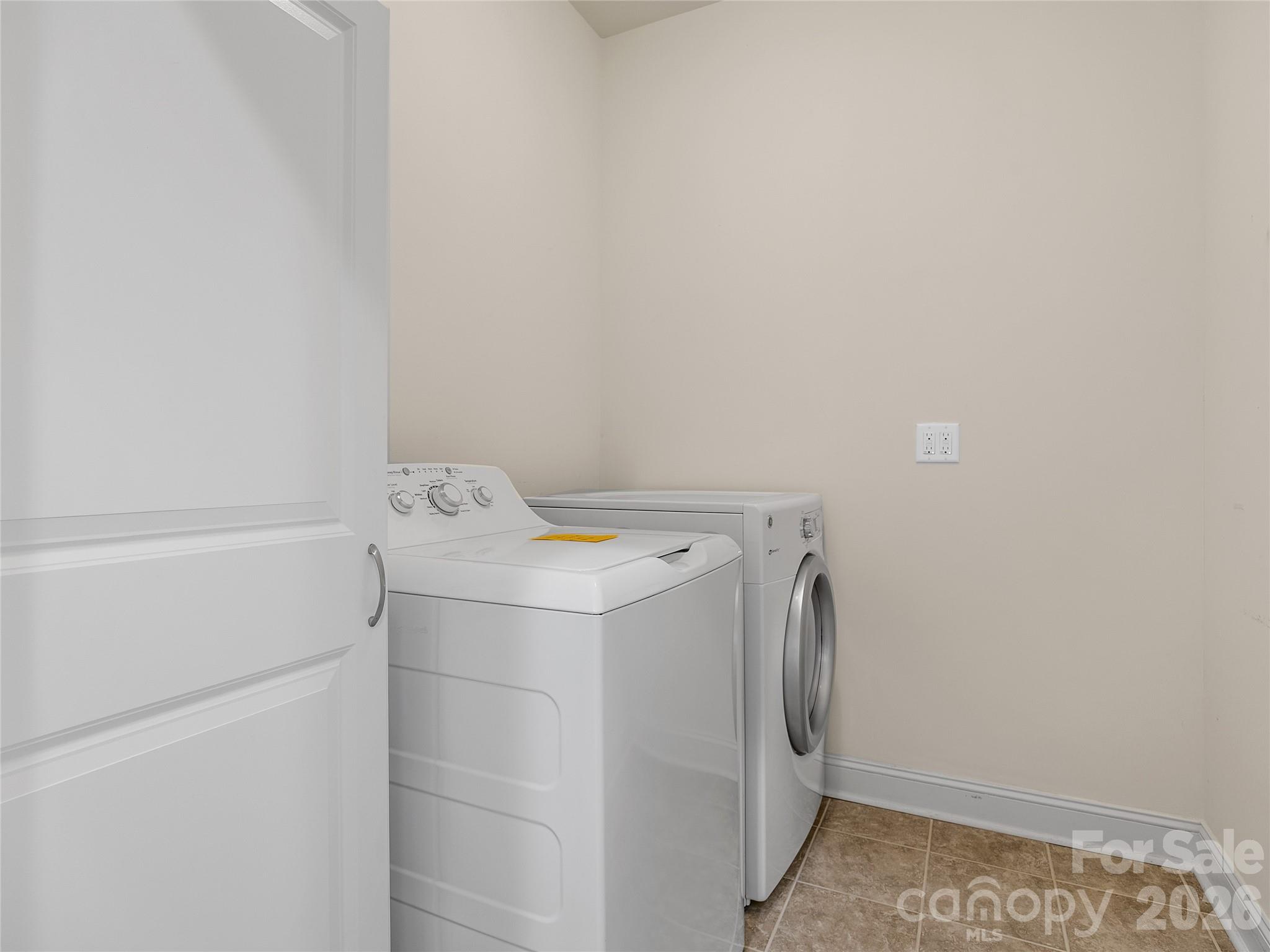 240 Persimmon Hill Drive Property Photo 43