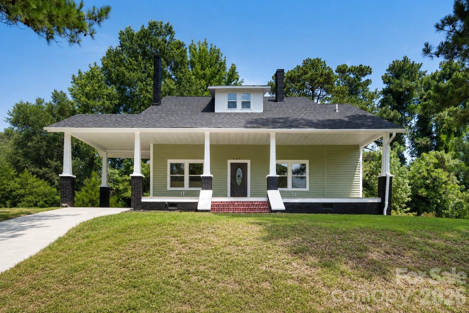 607 Lee Avenue Property Photo 1