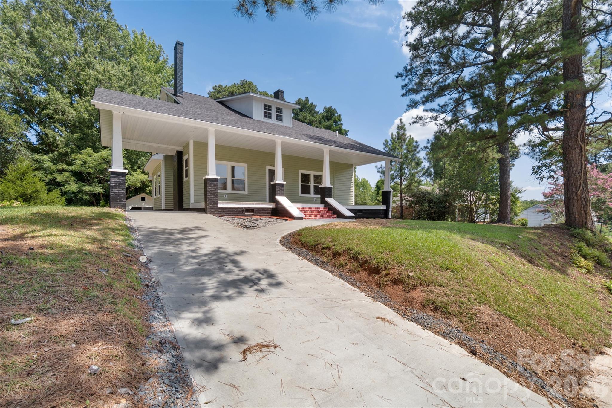 607 Lee Avenue Property Photo 2