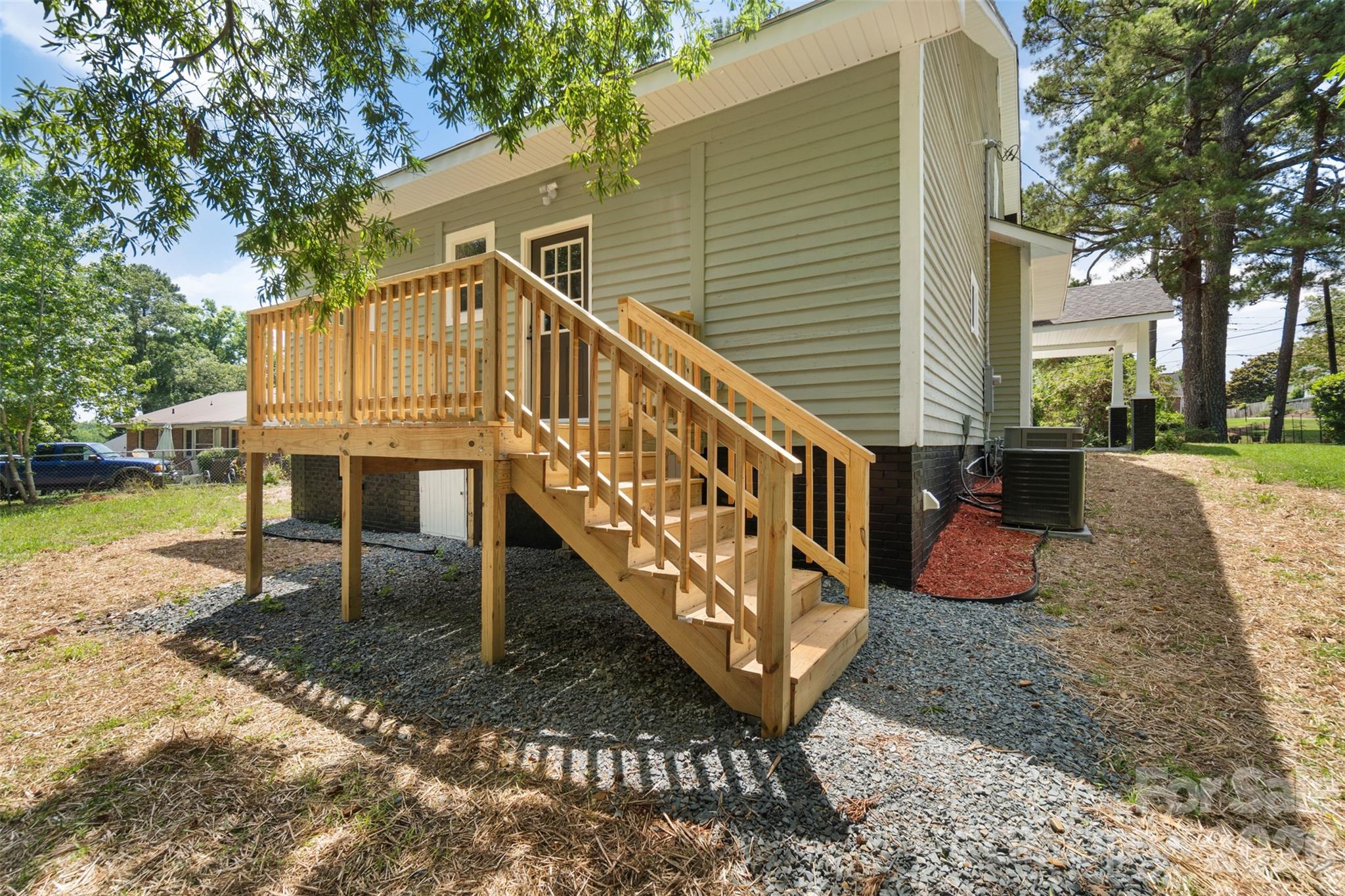 607 Lee Avenue Property Photo 28