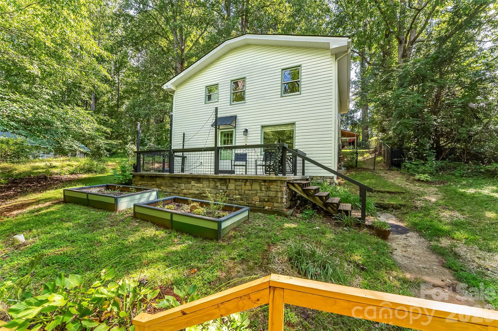 141 Silversteen Drive Property Photo 1