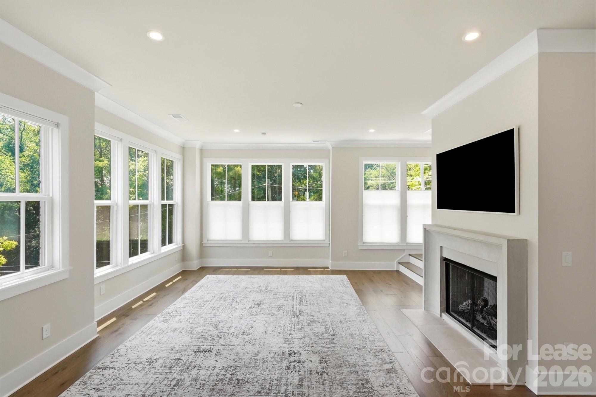 2428 Runnymede Lane Property Photo 14