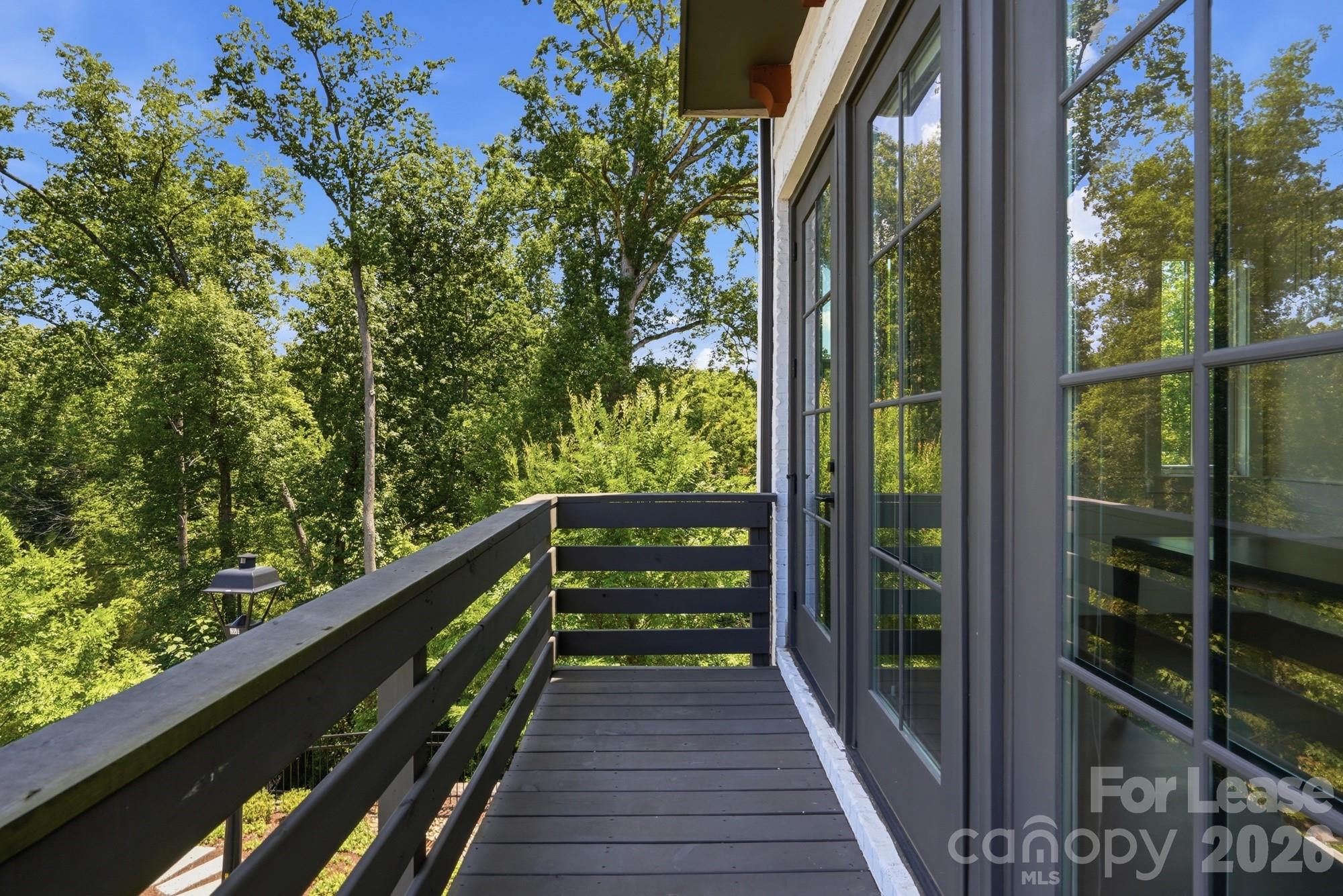 2428 Runnymede Lane Property Photo 20