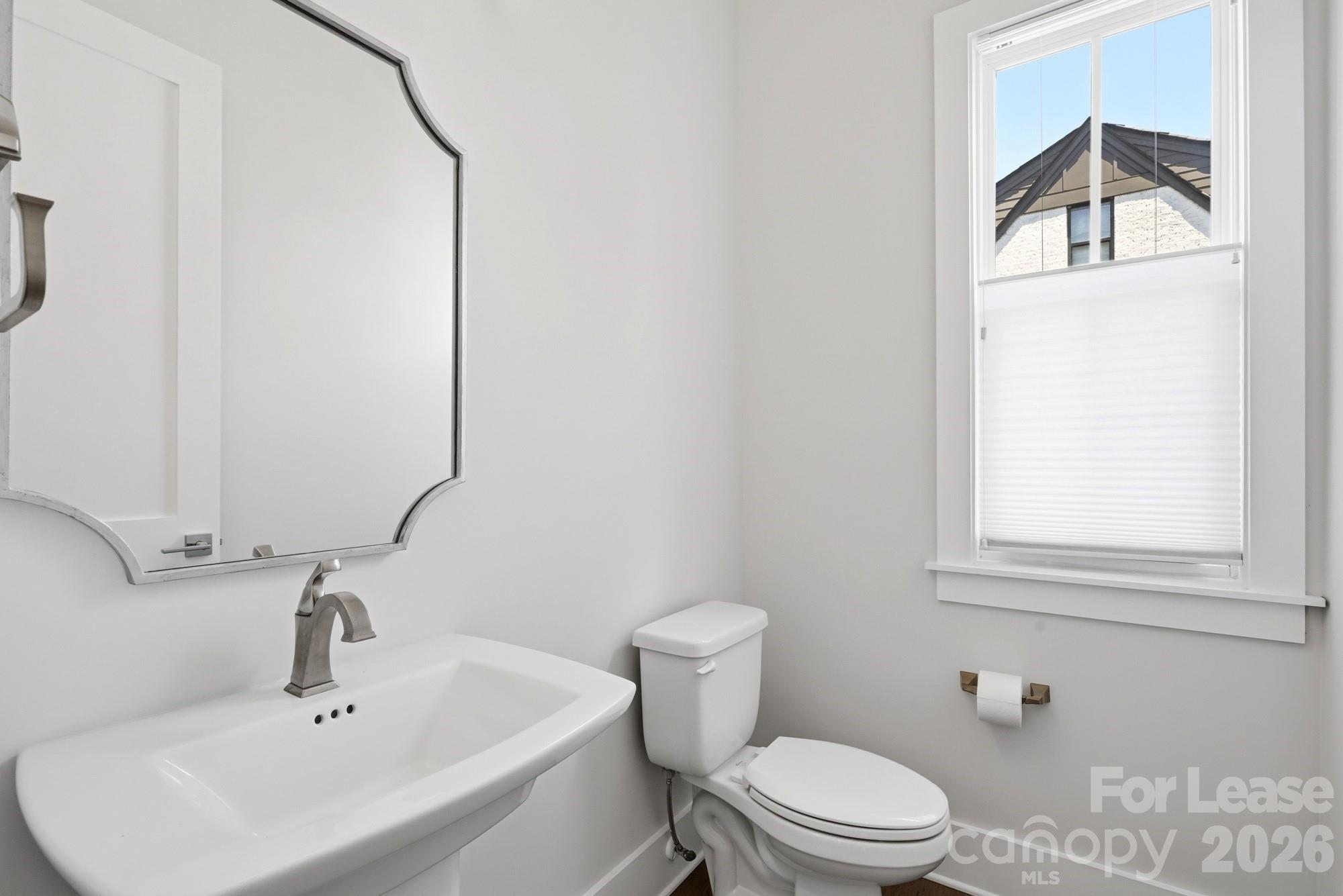 2428 Runnymede Lane Property Photo 21
