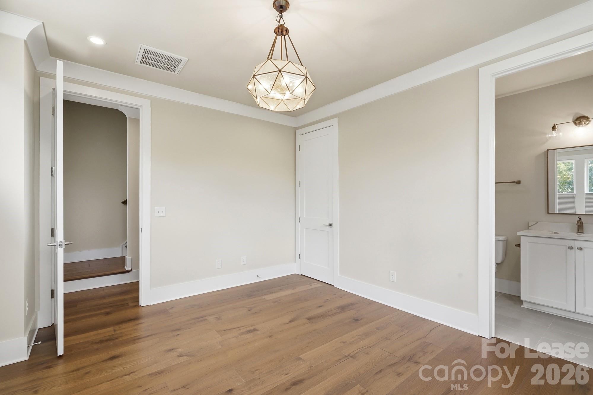 2428 Runnymede Lane Property Photo 35