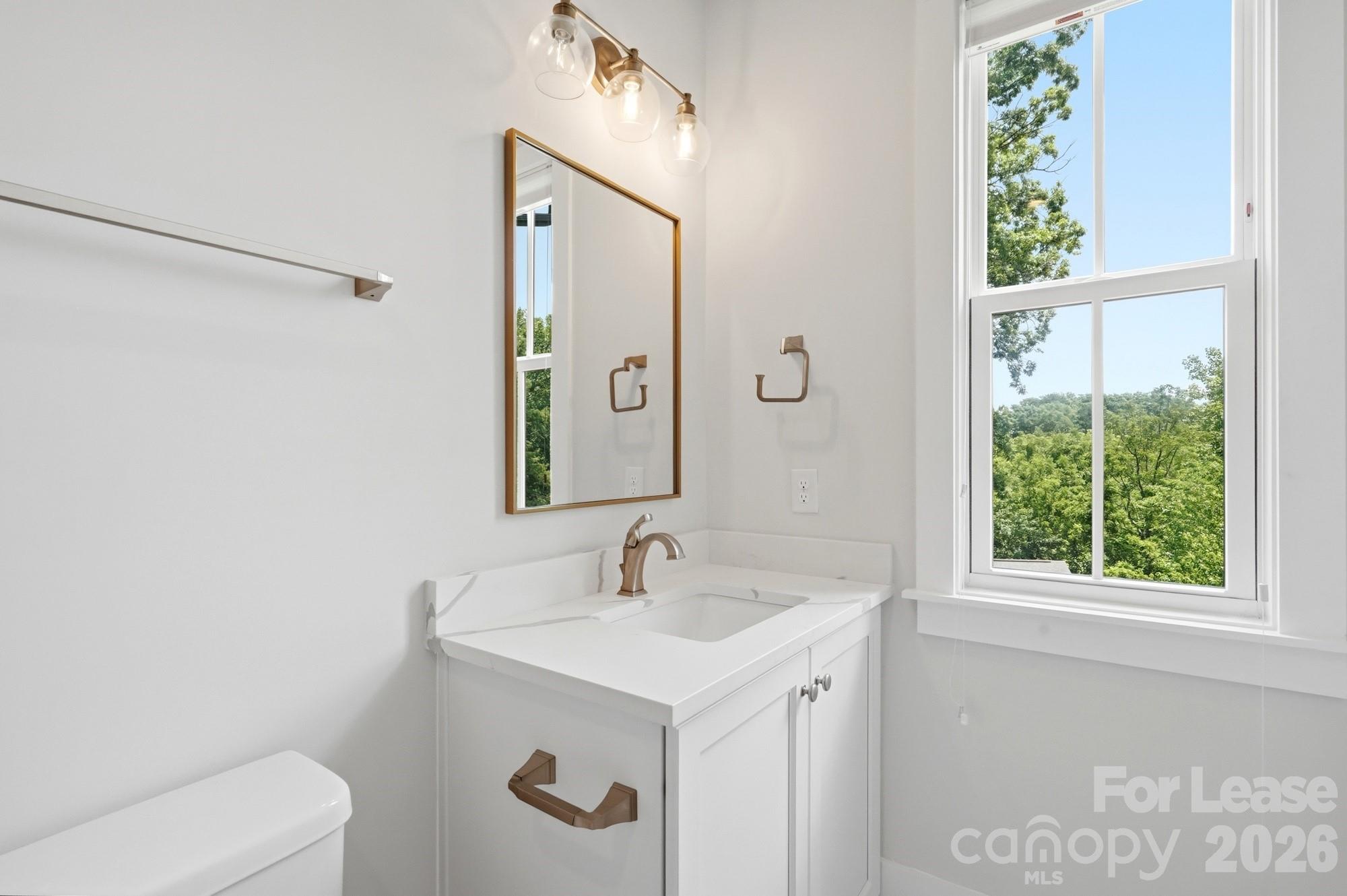 2428 Runnymede Lane Property Photo 37