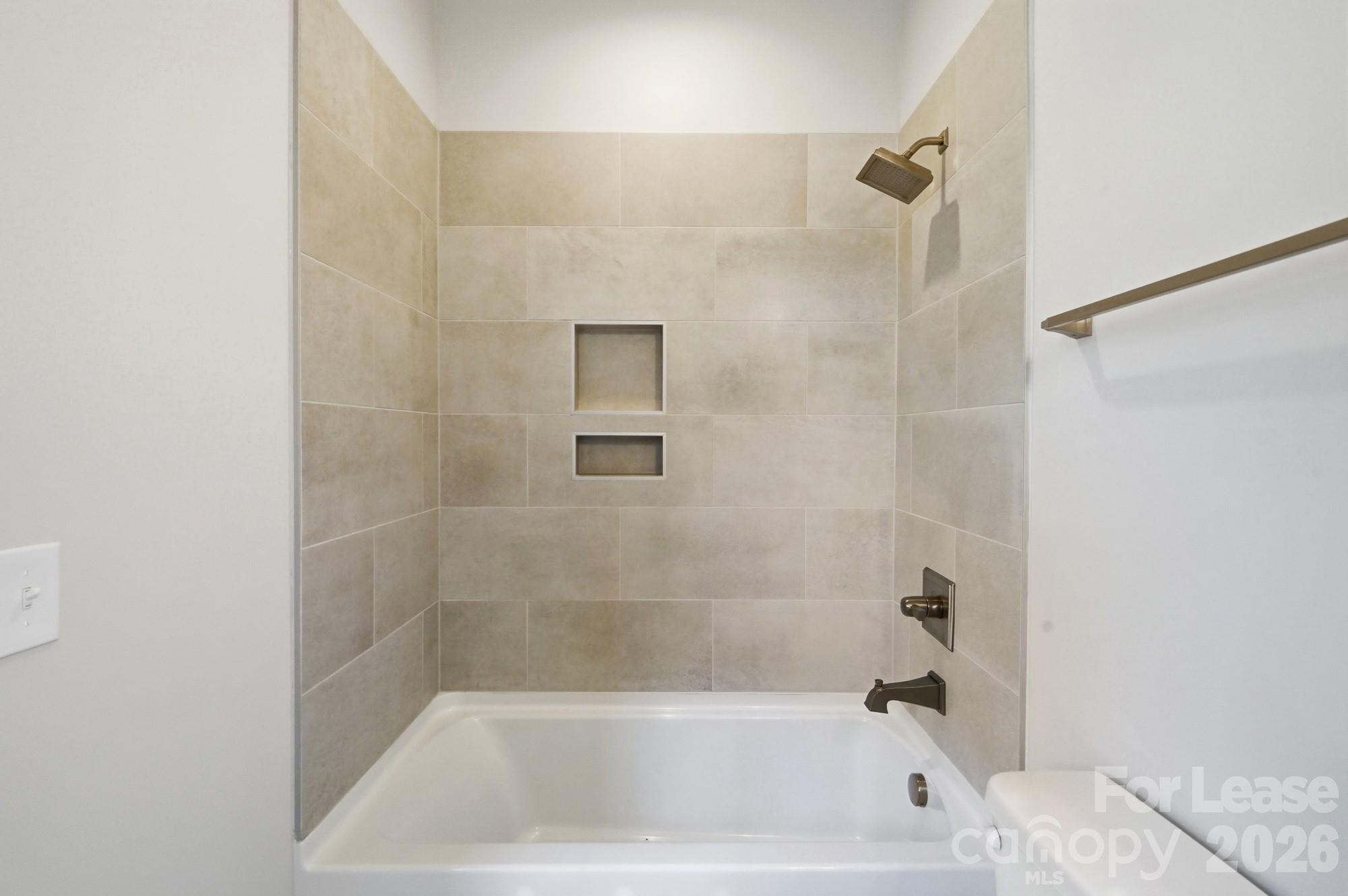 2428 Runnymede Lane Property Photo 38