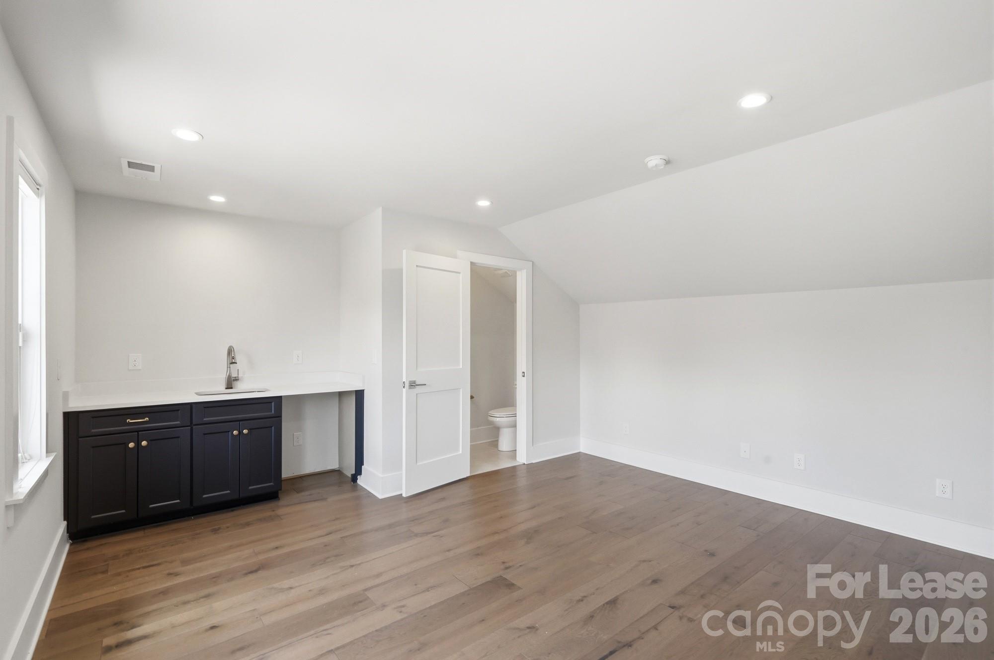 2428 Runnymede Lane Property Photo 40