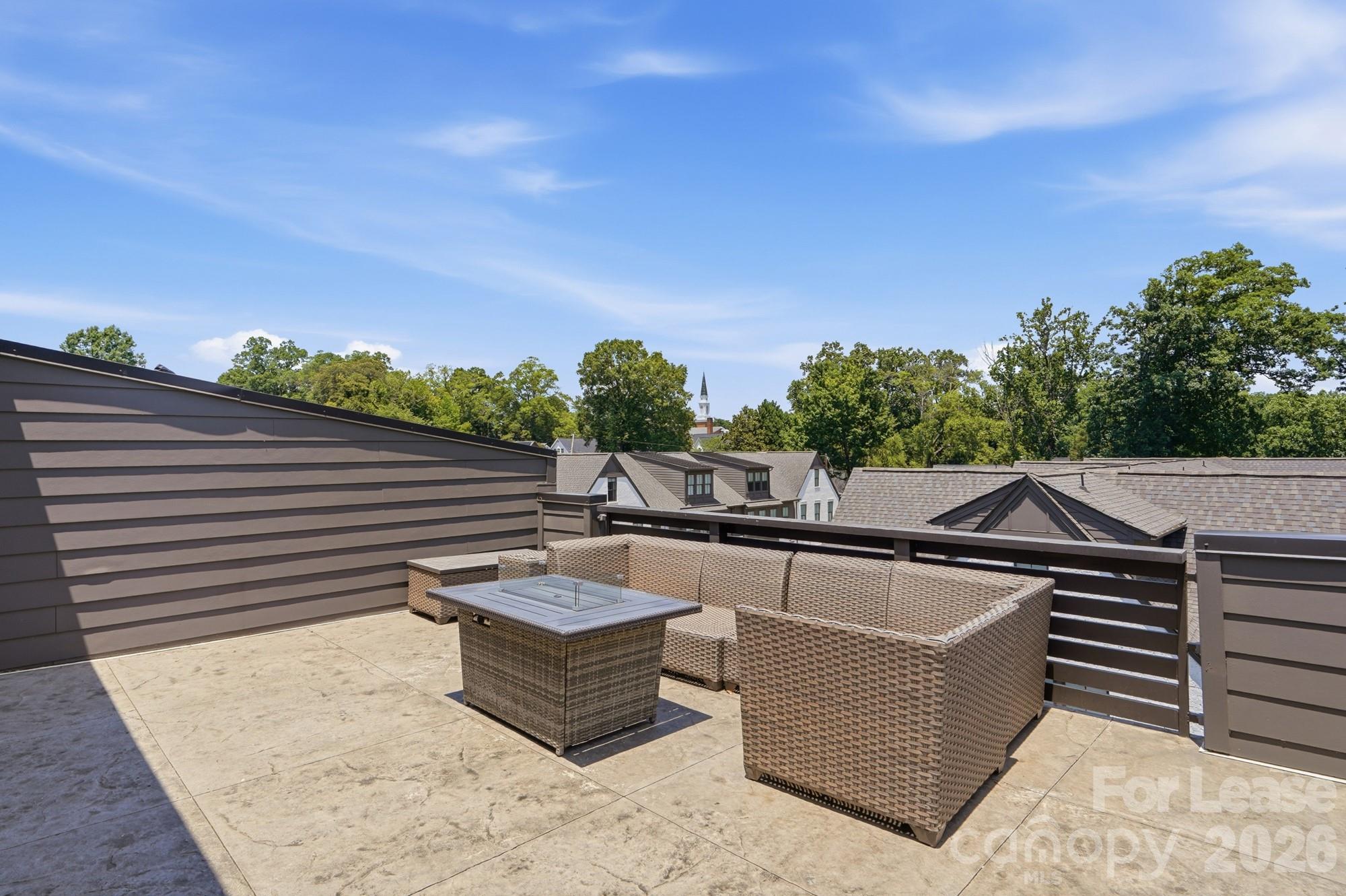 2428 Runnymede Lane Property Photo 43