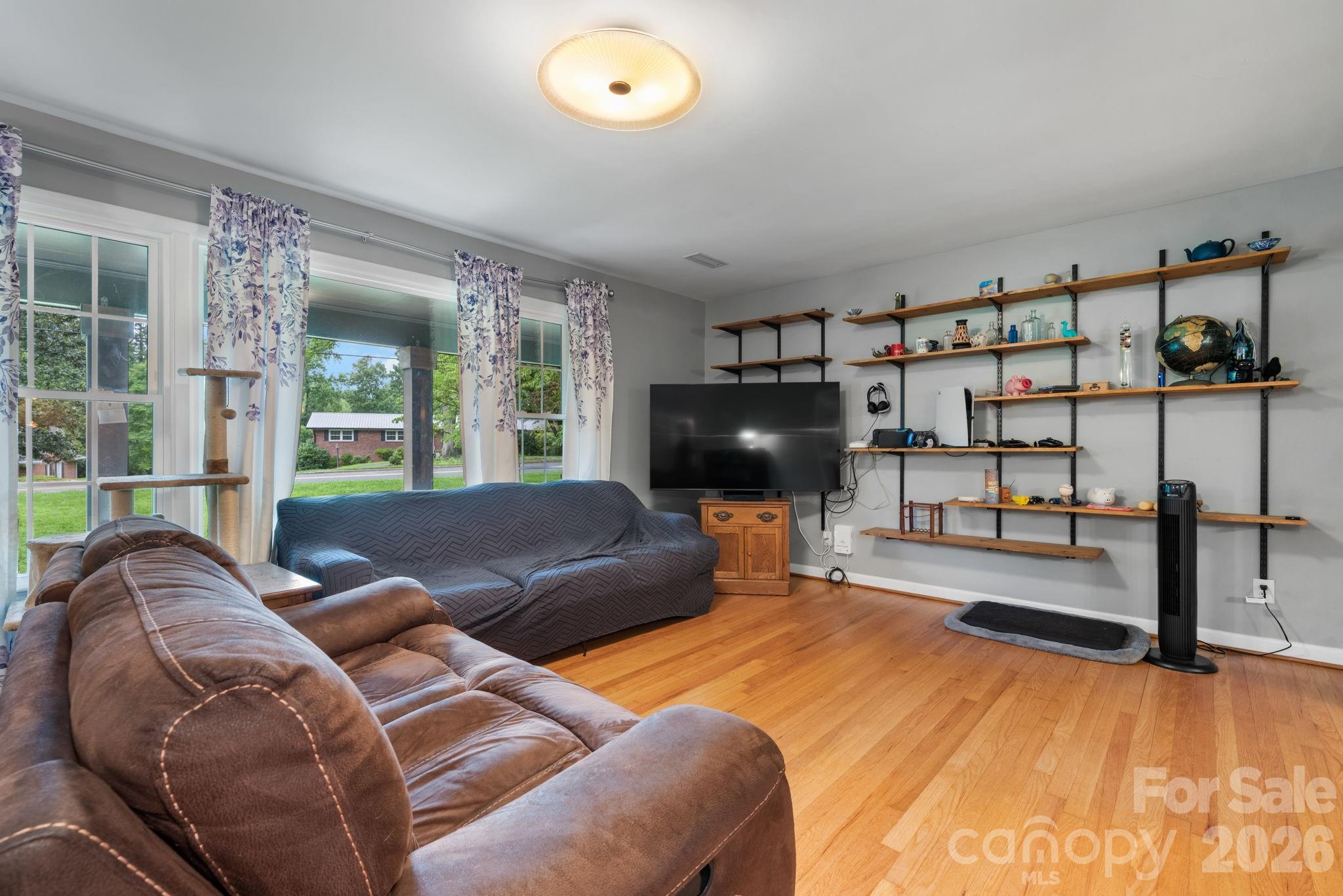 267 25th Avenue Property Photo 8