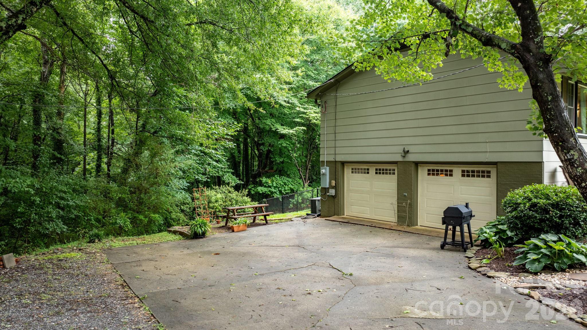 267 25th Avenue Property Photo 27