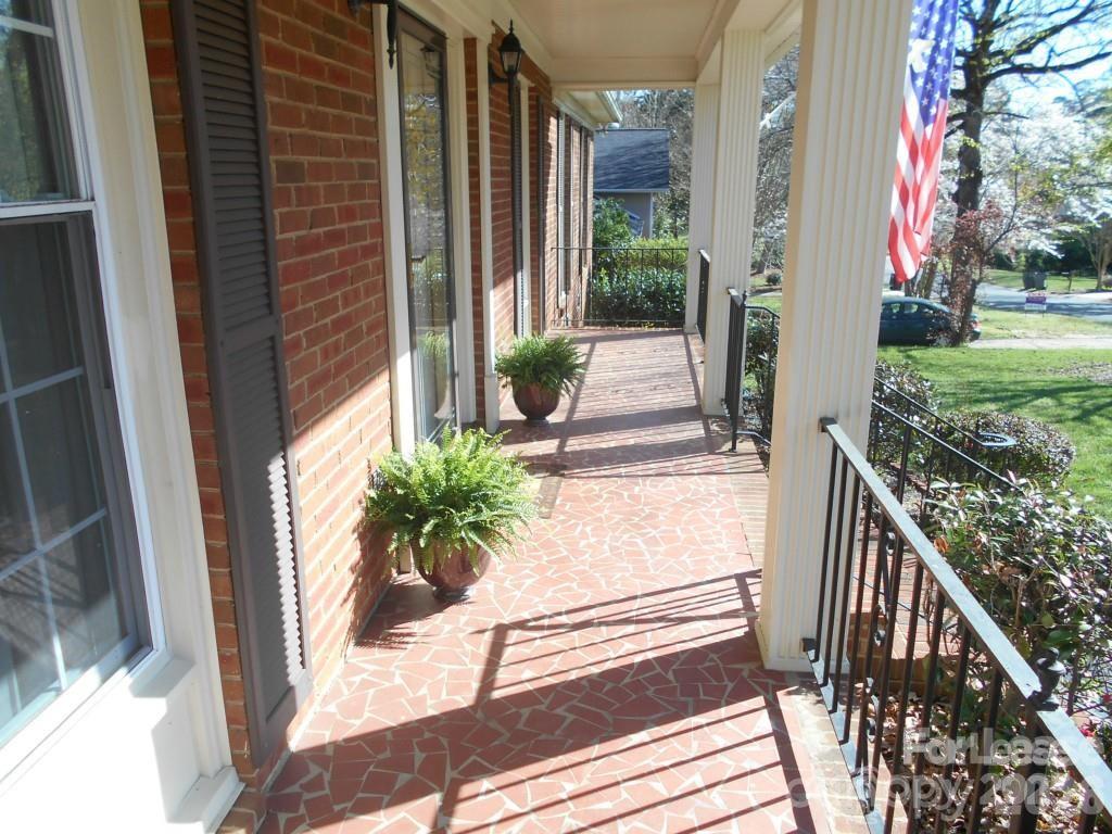 1330 E Barden Road Property Photo 2
